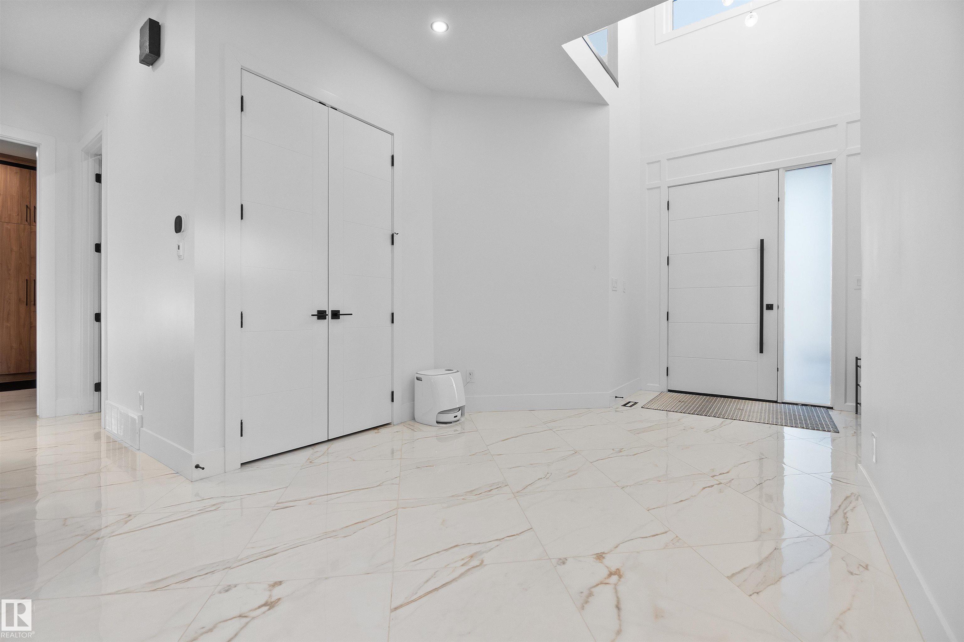 Photo 6 at 3904 Ginsburg Crescent NW, Granville, Edmonton