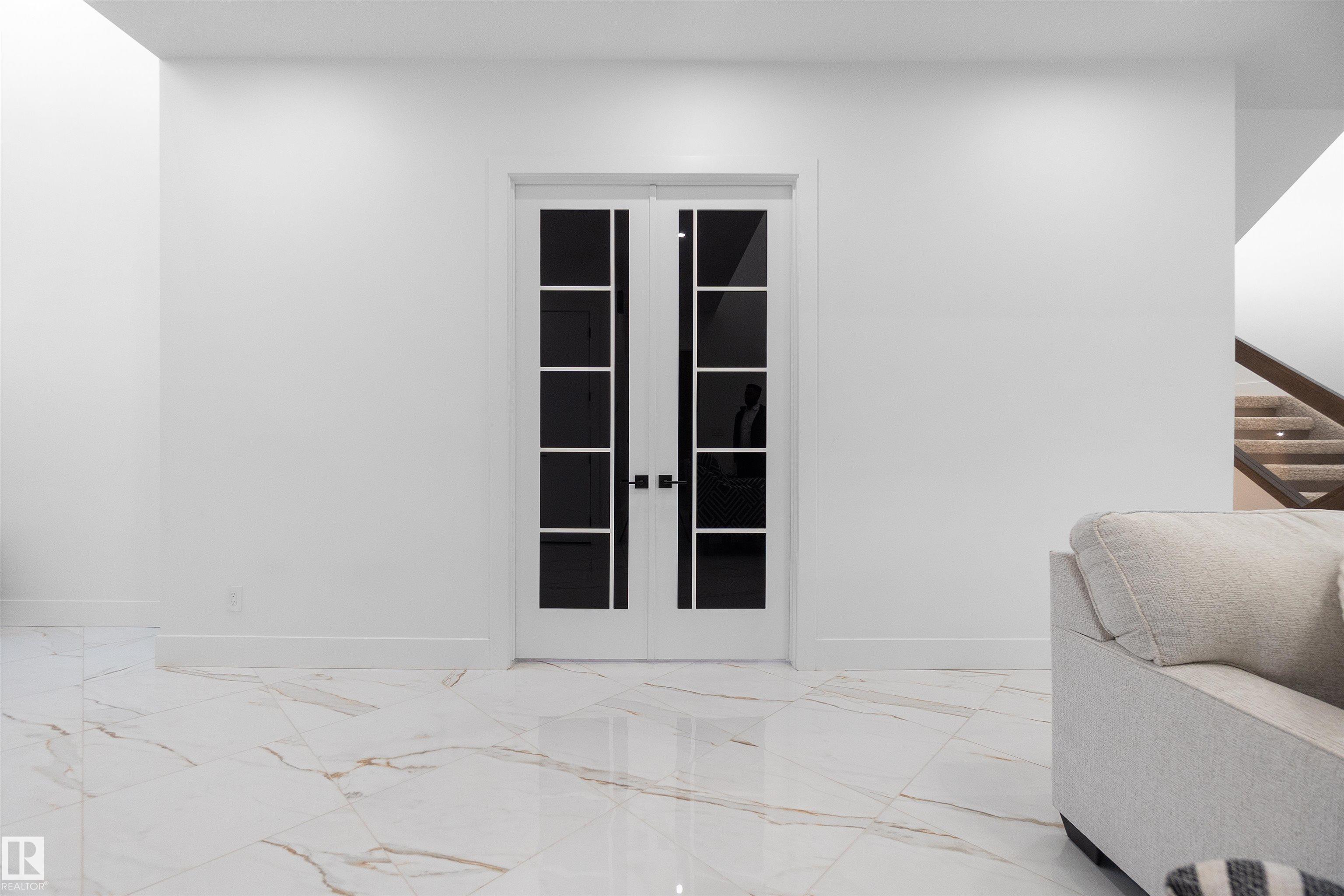 Photo 10 at 3904 Ginsburg Crescent NW, Granville, Edmonton