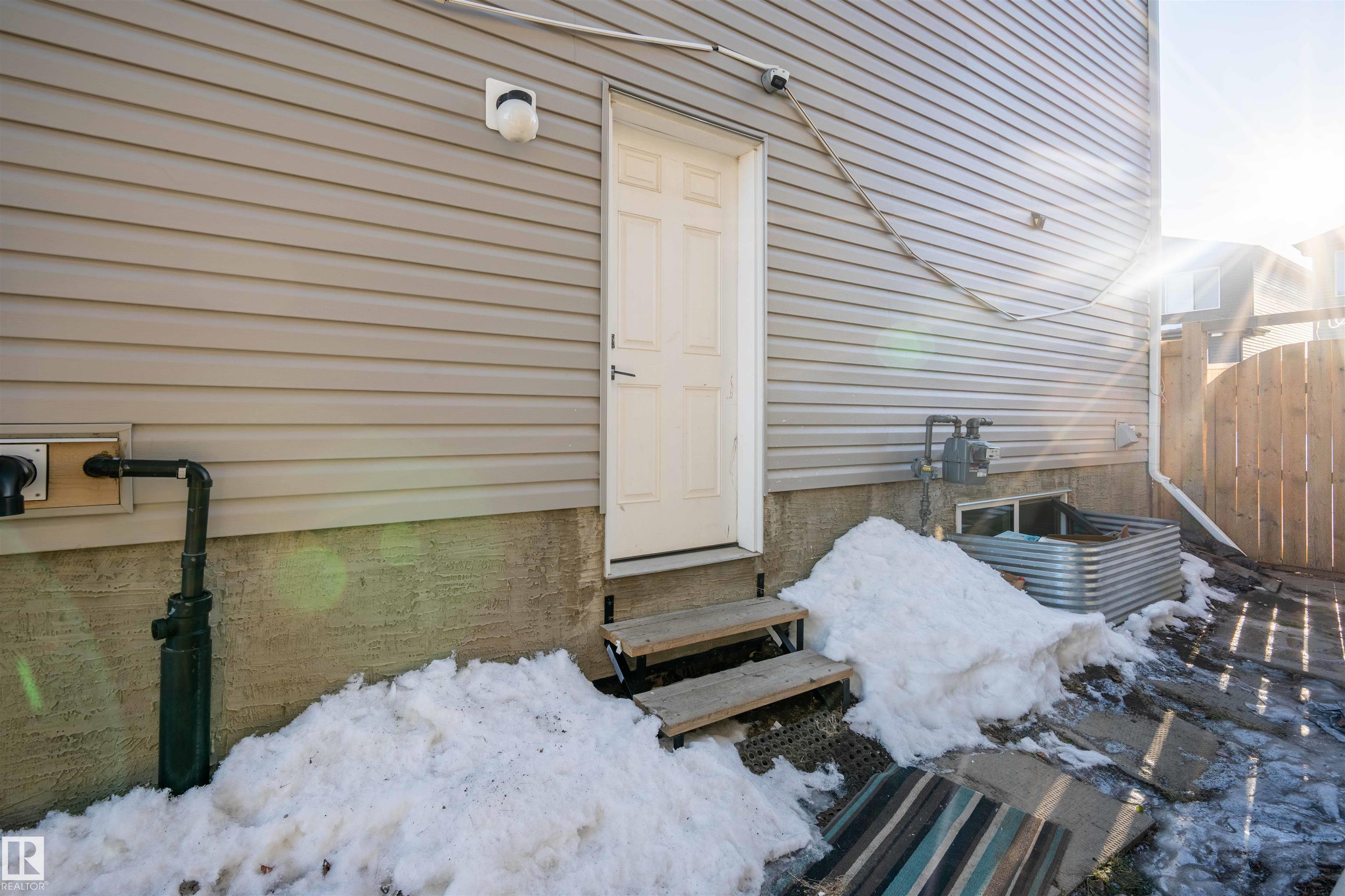 Photo 3 at 2021 15 Avenue NW, Laurel, Edmonton