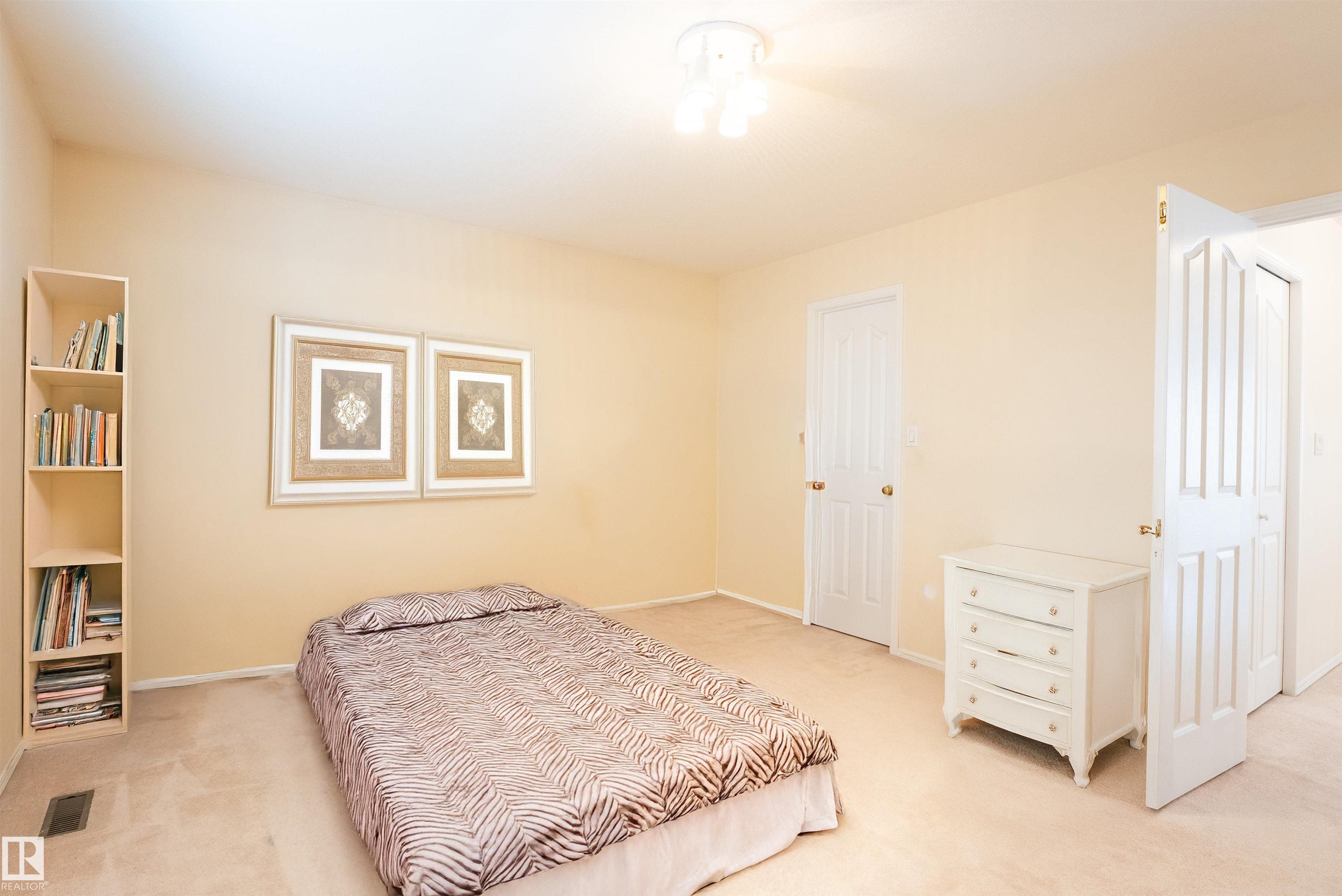 Photo 17 at 716 Revell Crescent NW, Rhatigan Ridge, Edmonton