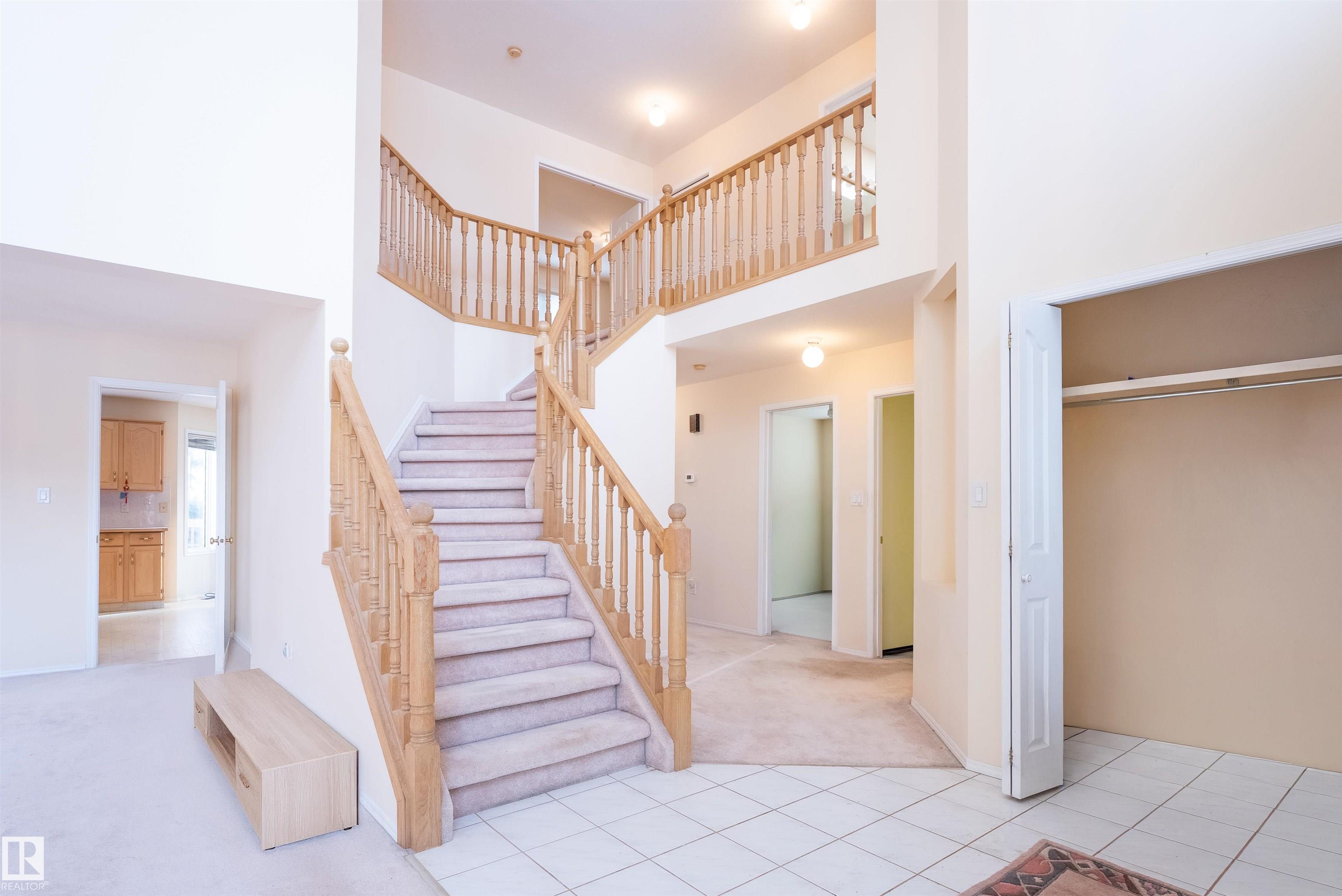 Photo 3 at 716 Revell Crescent NW, Rhatigan Ridge, Edmonton