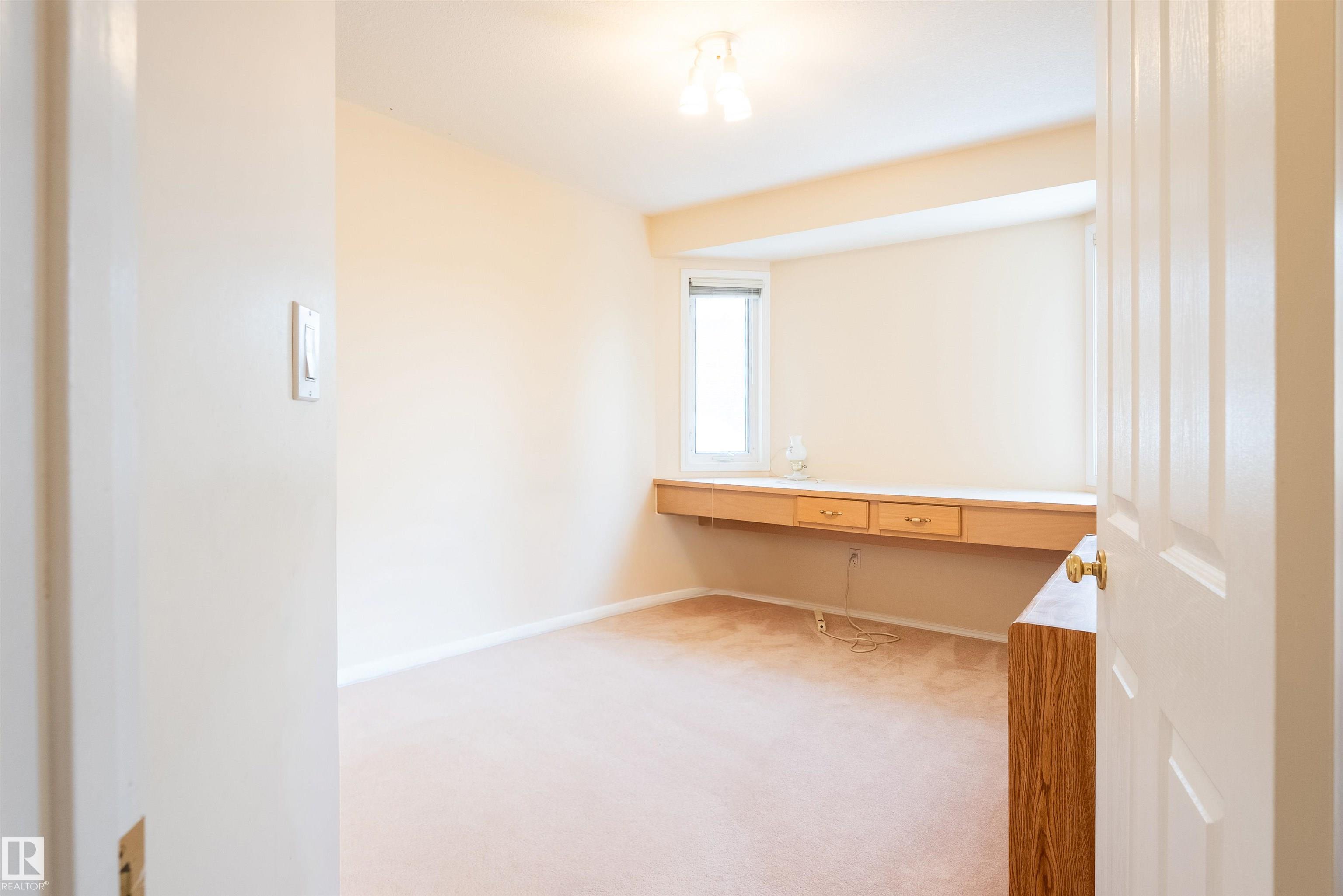 Photo 23 at 716 Revell Crescent NW, Rhatigan Ridge, Edmonton