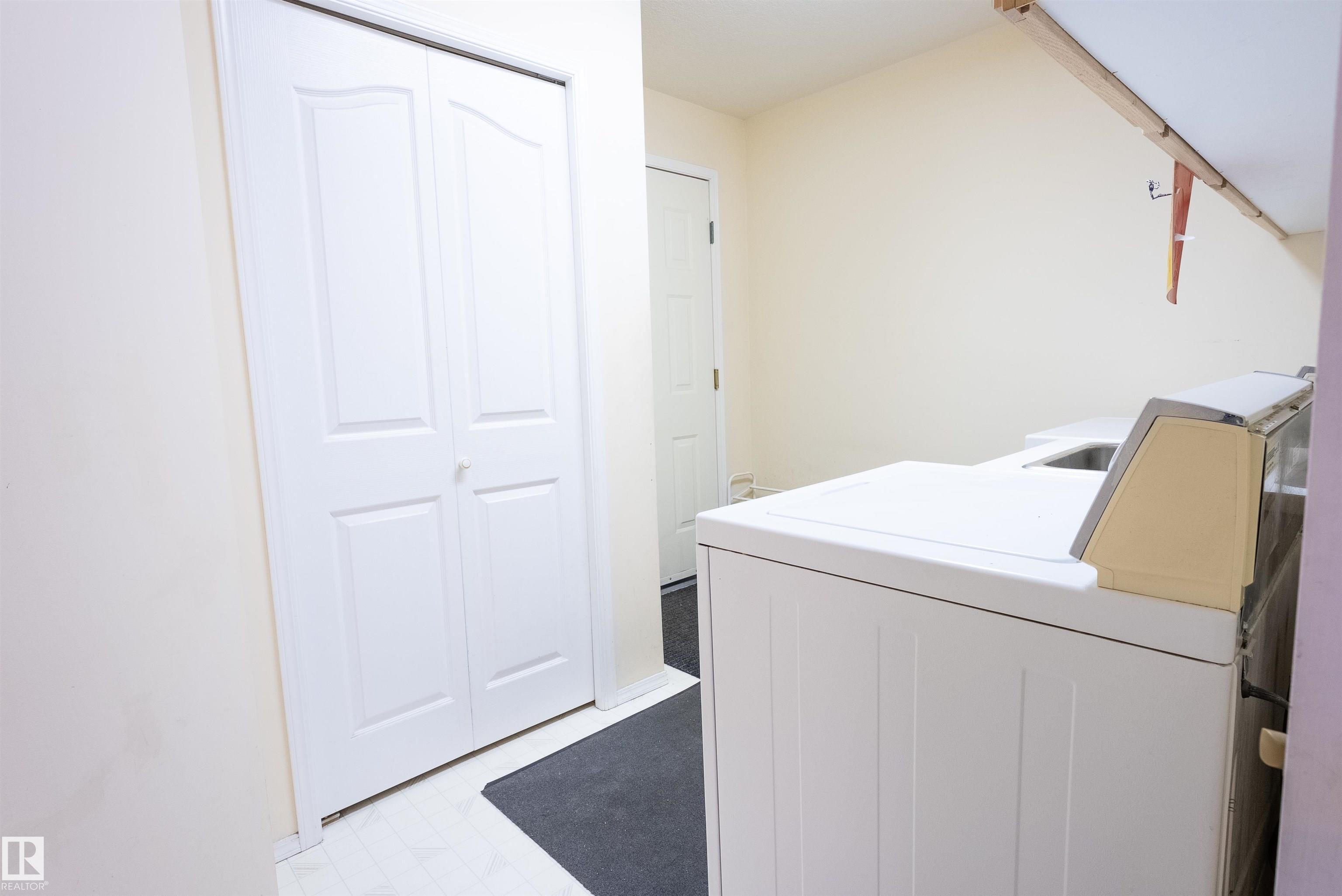 Photo 26 at 716 Revell Crescent NW, Rhatigan Ridge, Edmonton