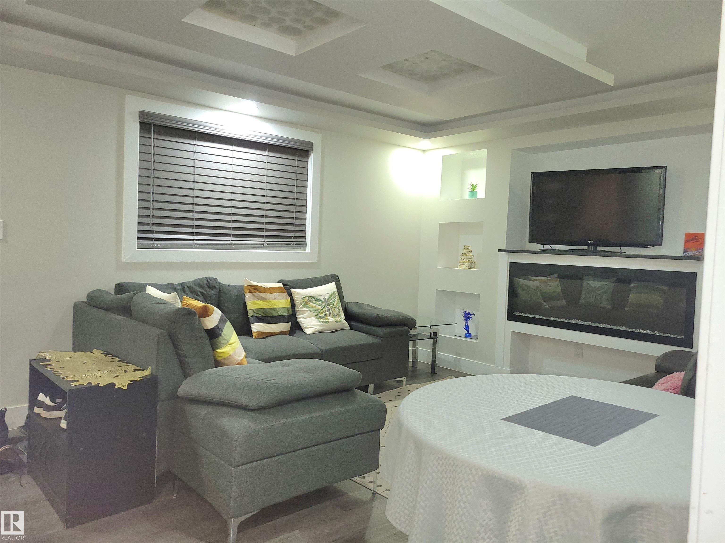 Photo 4 at 9131 83 Avenue NW, Bonnie Doon, Edmonton