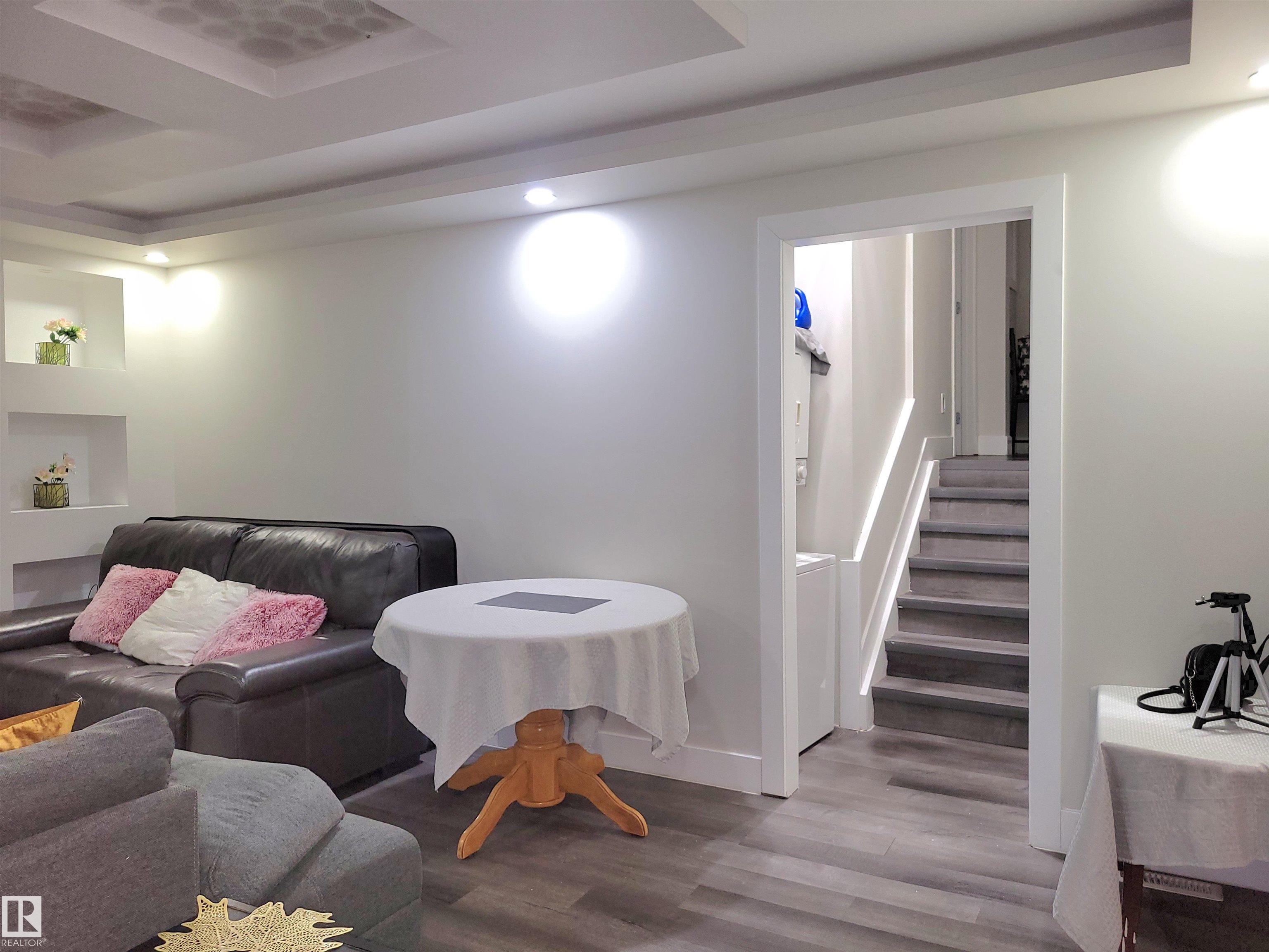 Photo 5 at 9131 83 Avenue NW, Bonnie Doon, Edmonton