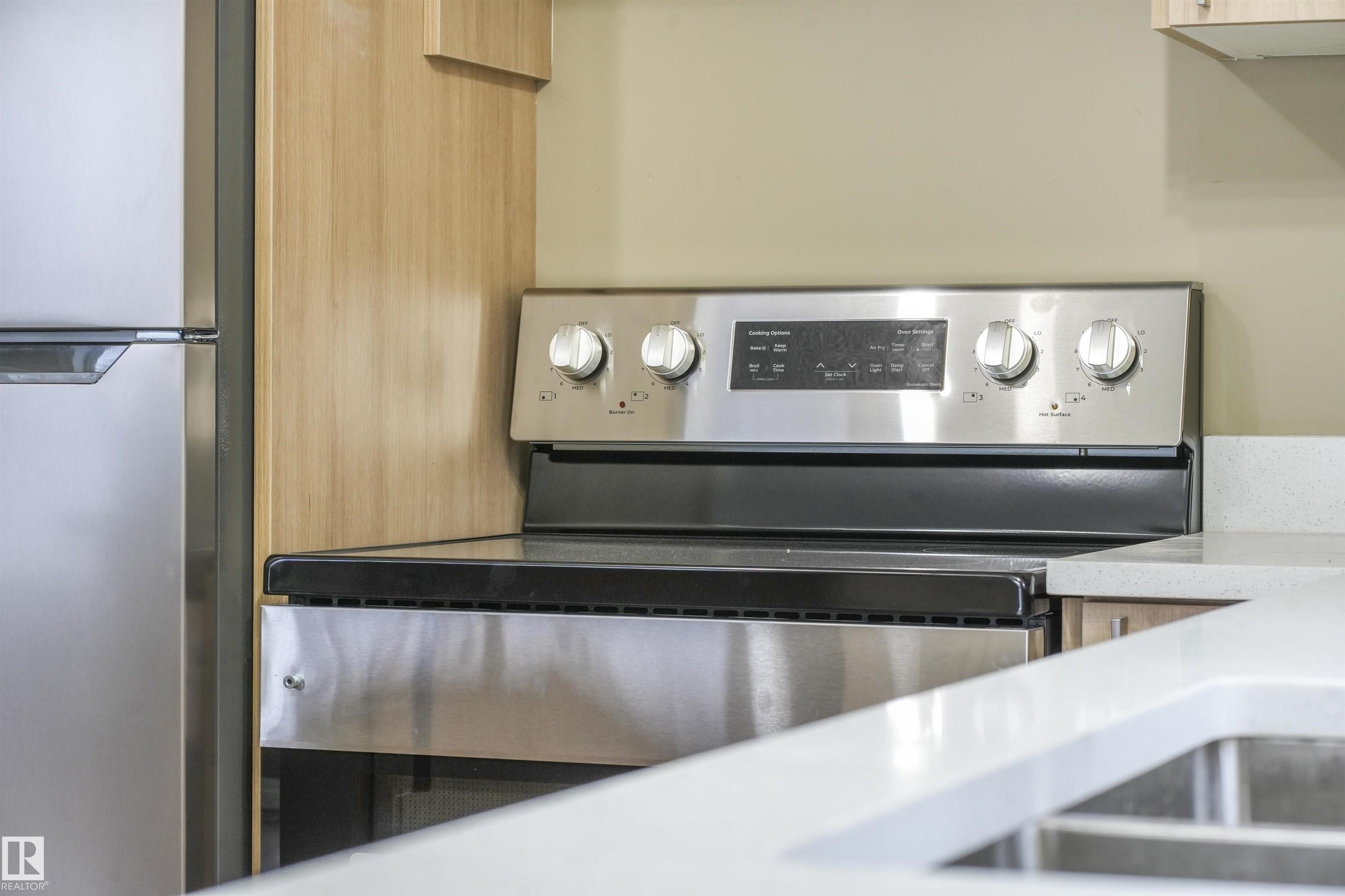 Photo 33 at 33 - 4020 21 Street NW, Larkspur, Edmonton