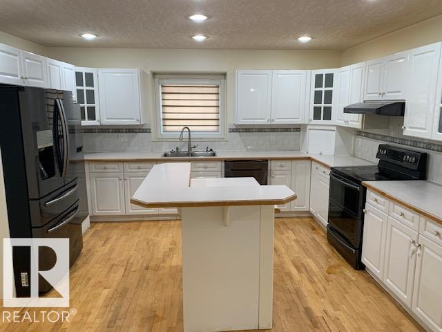 Photo 3 at 232 Kulawy Drive NW, Kiniski Gardens, Edmonton