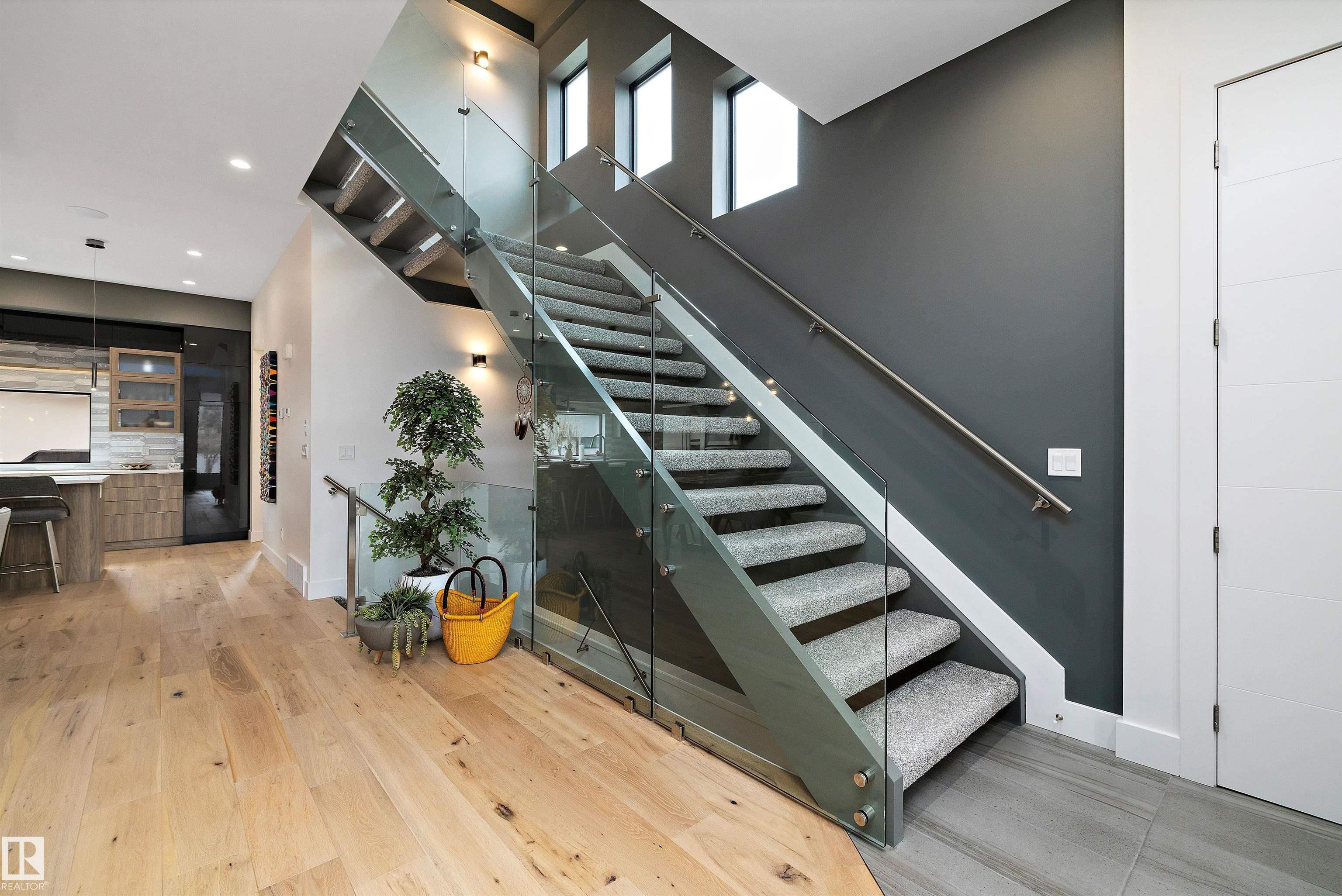 Photo 12 at 44A Valleyview Crescent NW, Parkview, Edmonton