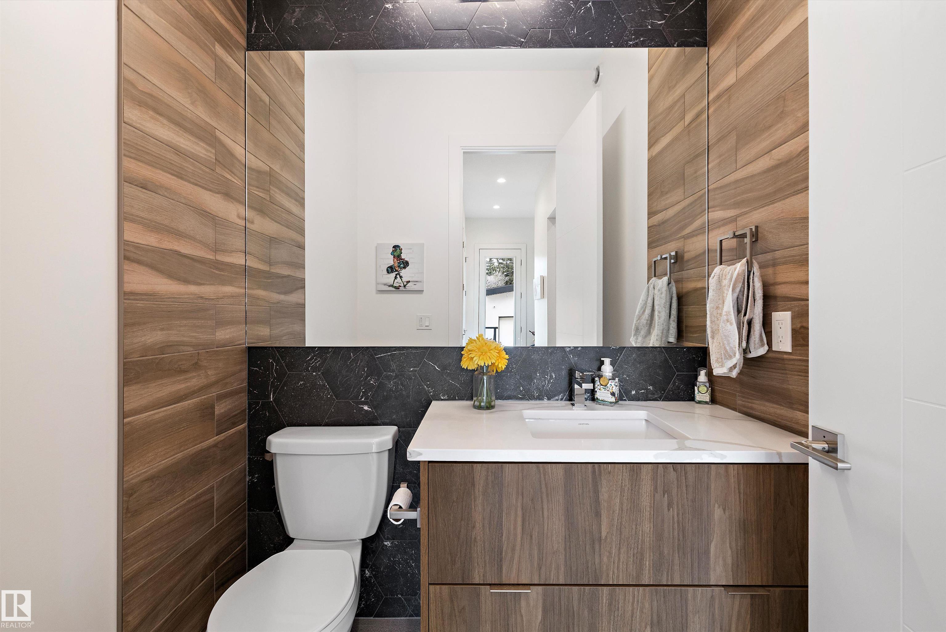 Photo 13 at 44A Valleyview Crescent NW, Parkview, Edmonton