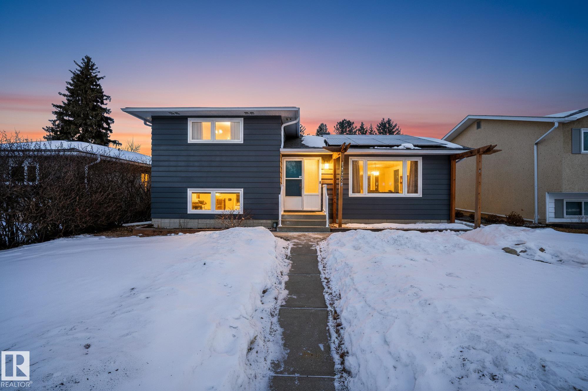 Photo 2 at 11508 35a Avenue NW, Greenfield, Edmonton