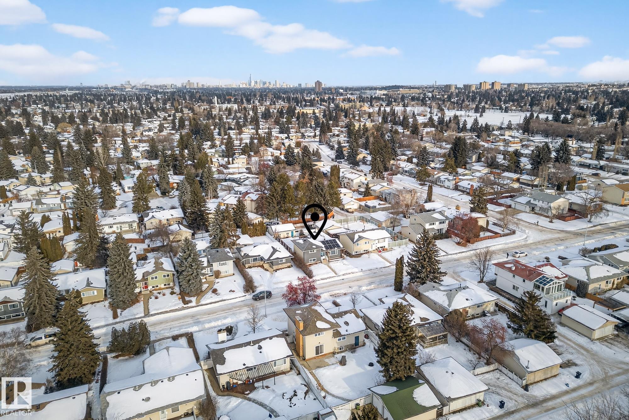 Photo 4 at 11508 35a Avenue NW, Greenfield, Edmonton