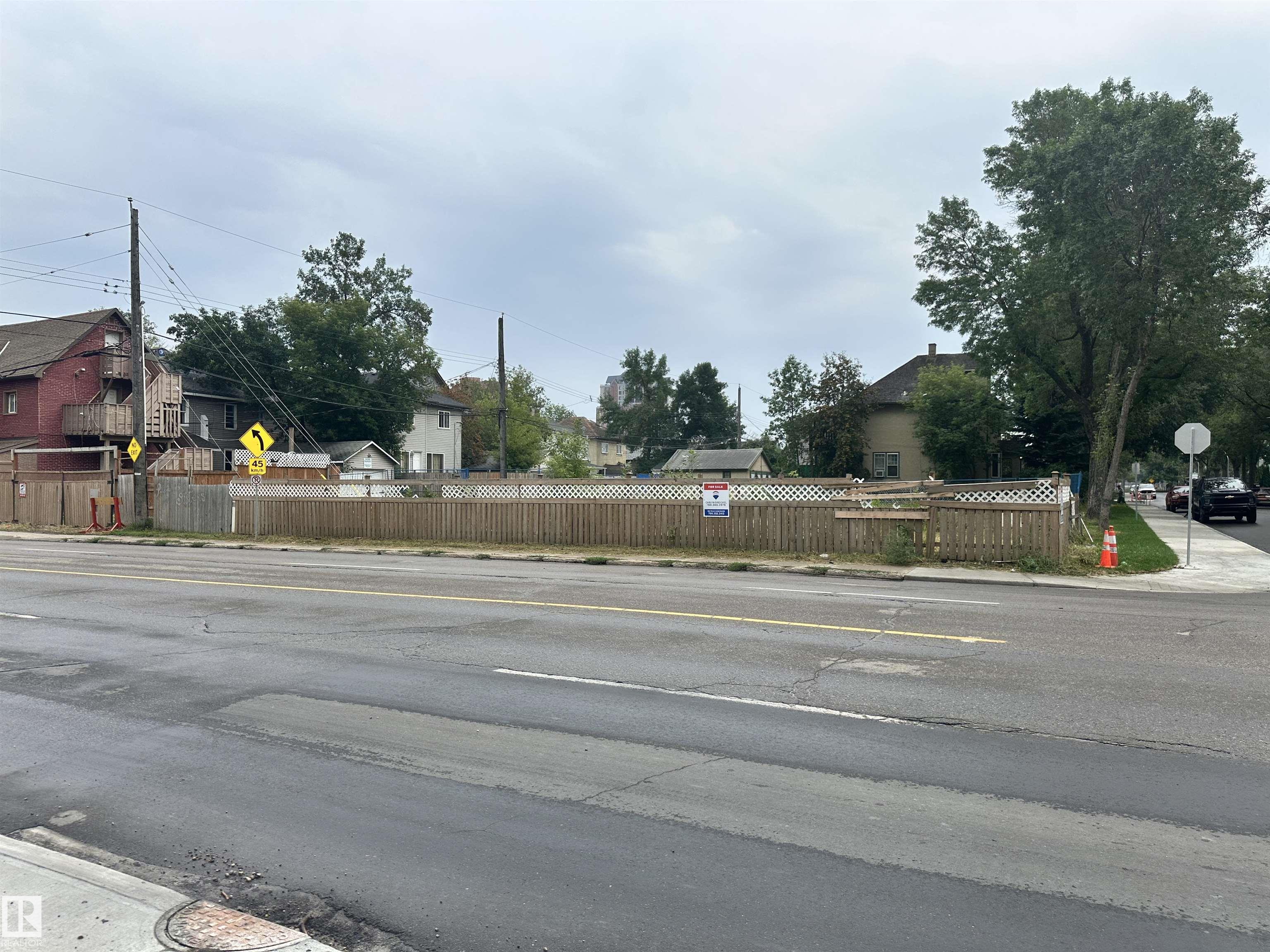 Photo 3 at 10733 93 Street NW, Mccauley, Edmonton