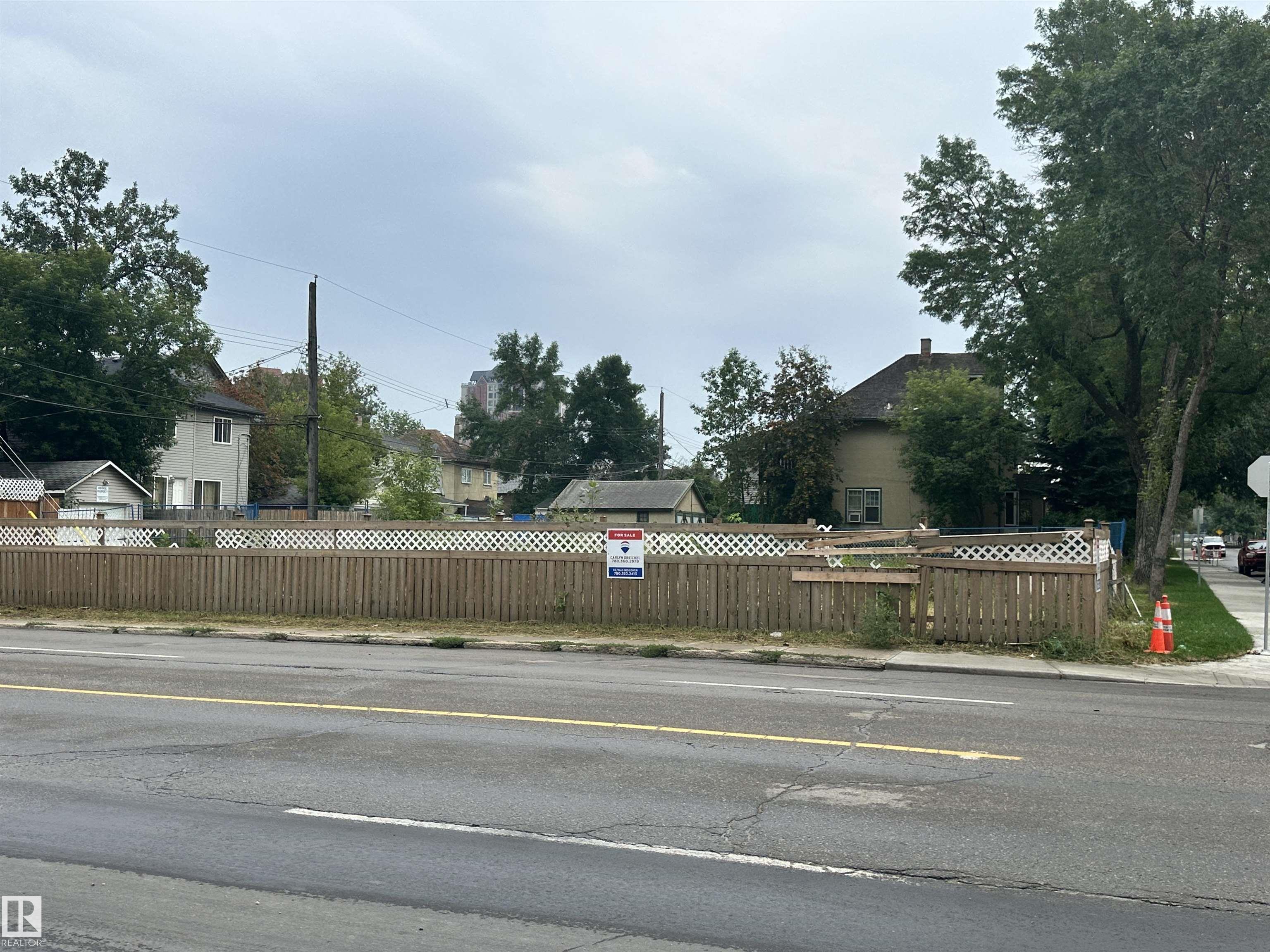 Photo 6 at 10733 93 Street NW, Mccauley, Edmonton