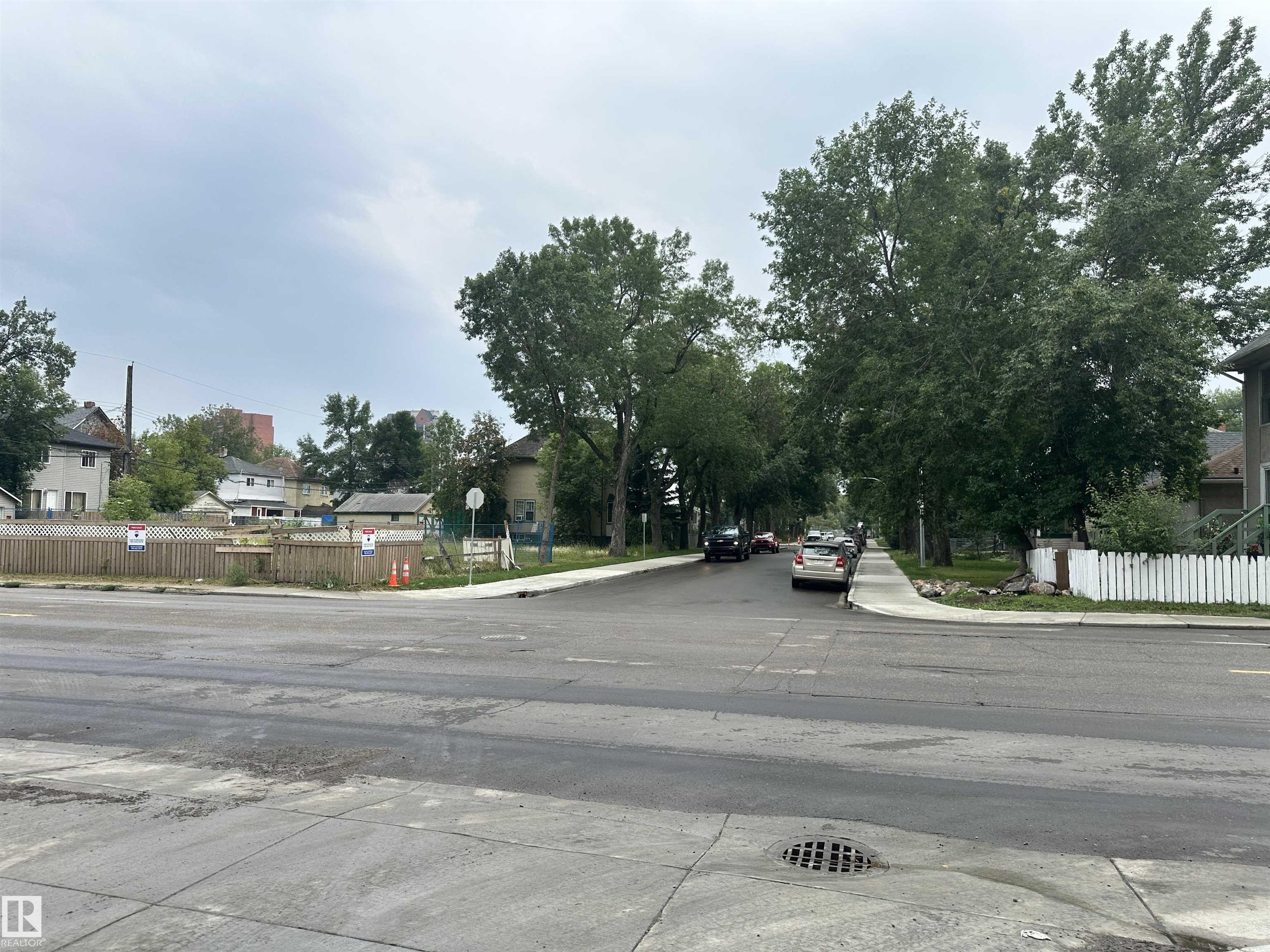 Photo 8 at 10733 93 Street NW, Mccauley, Edmonton