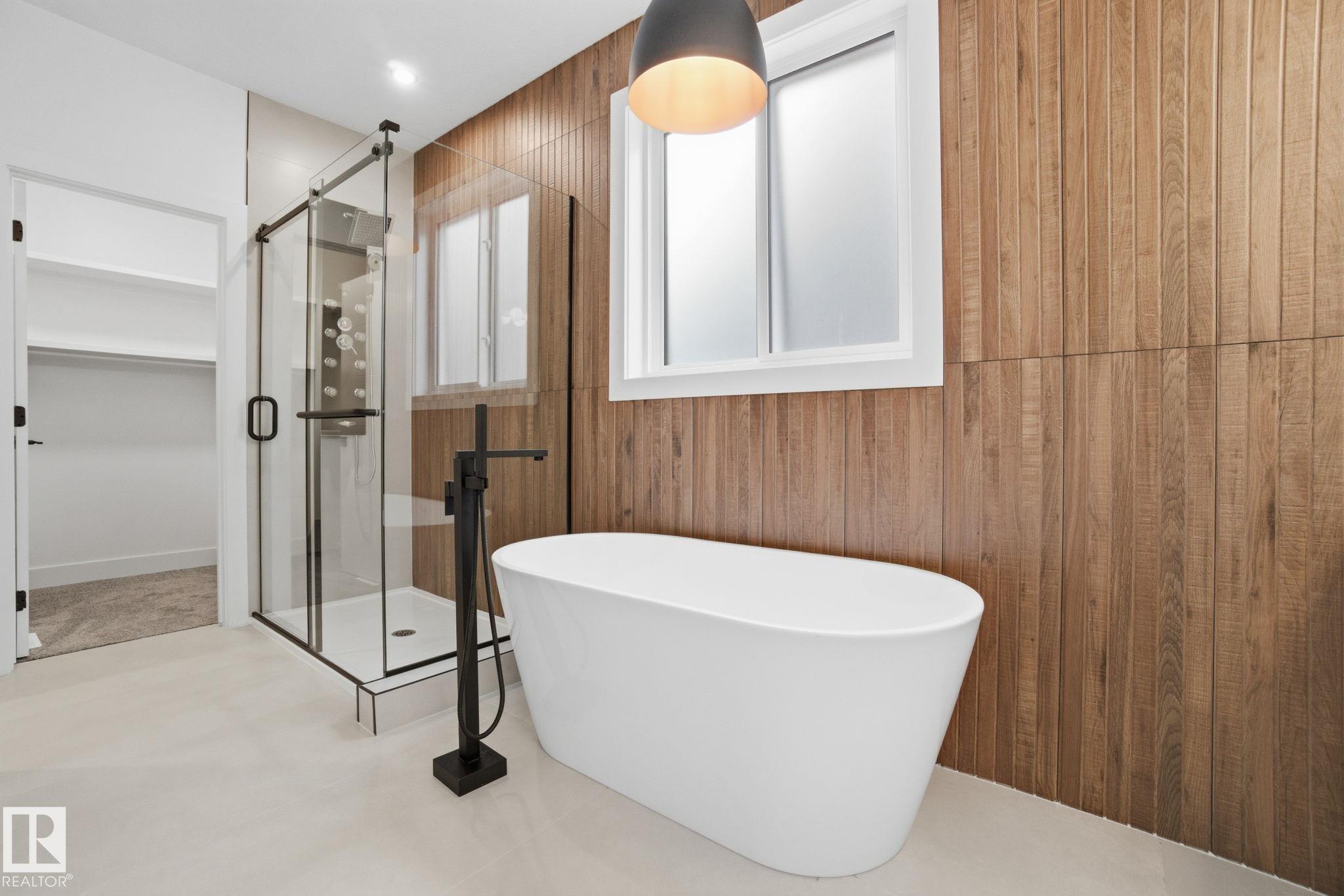 Photo 35 at 142 Edgewater Circle, Southfork, Leduc