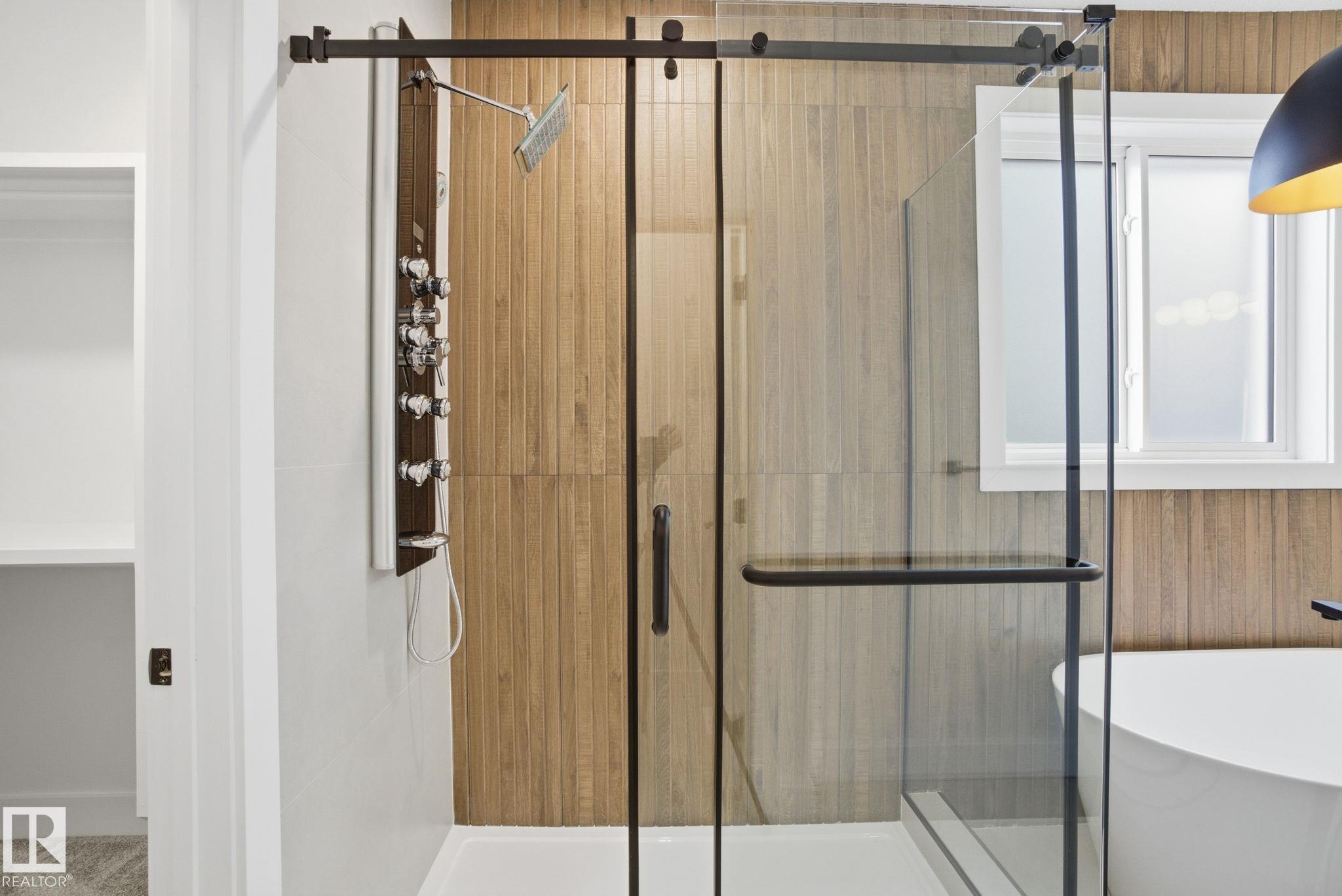 Photo 36 at 142 Edgewater Circle, Southfork, Leduc