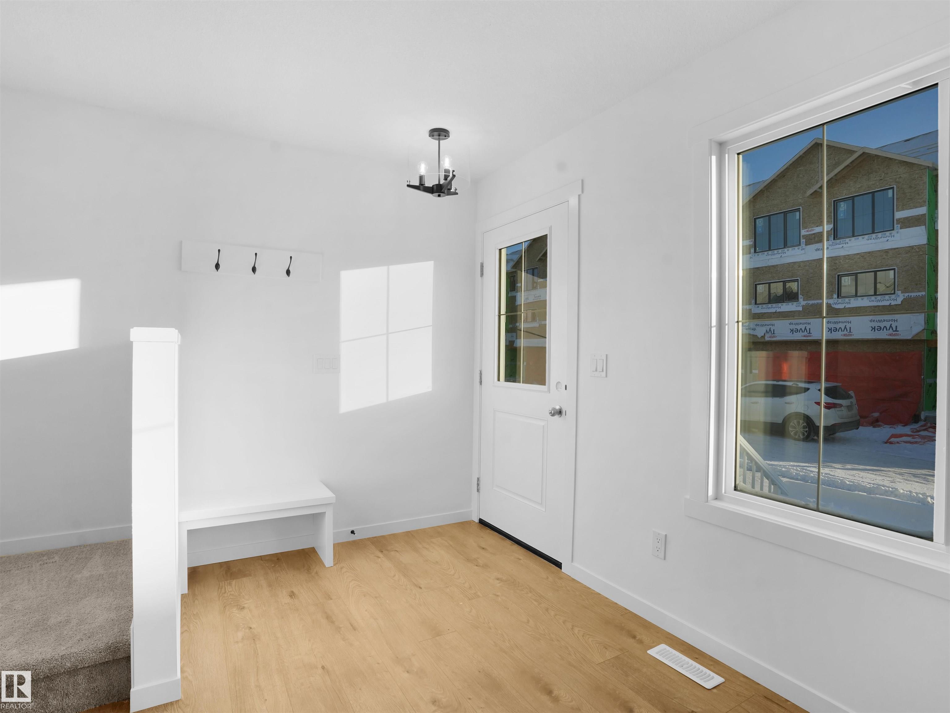 Picture for 2 18640 18 AV NW