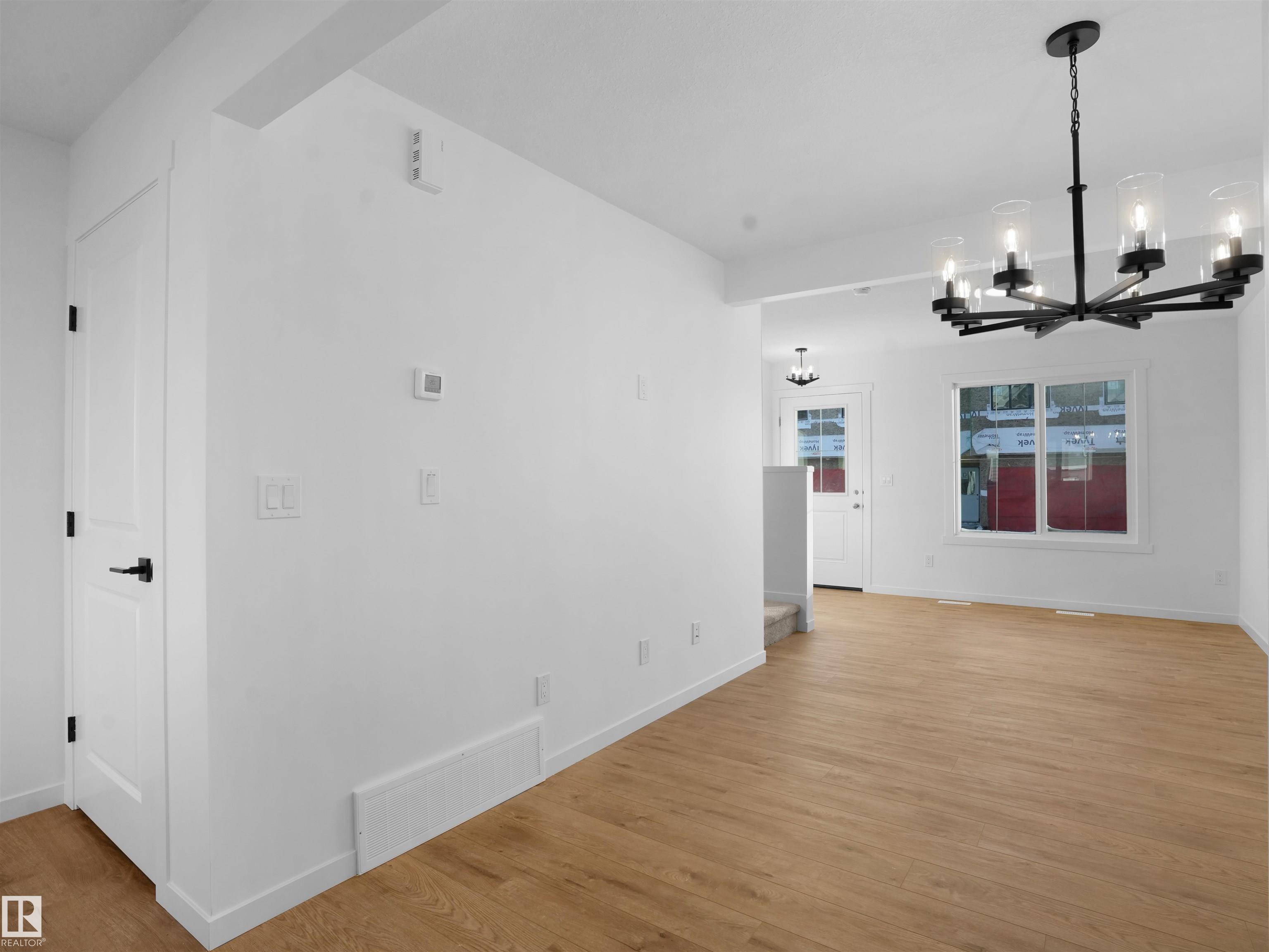 Picture for 2 18640 18 AV NW