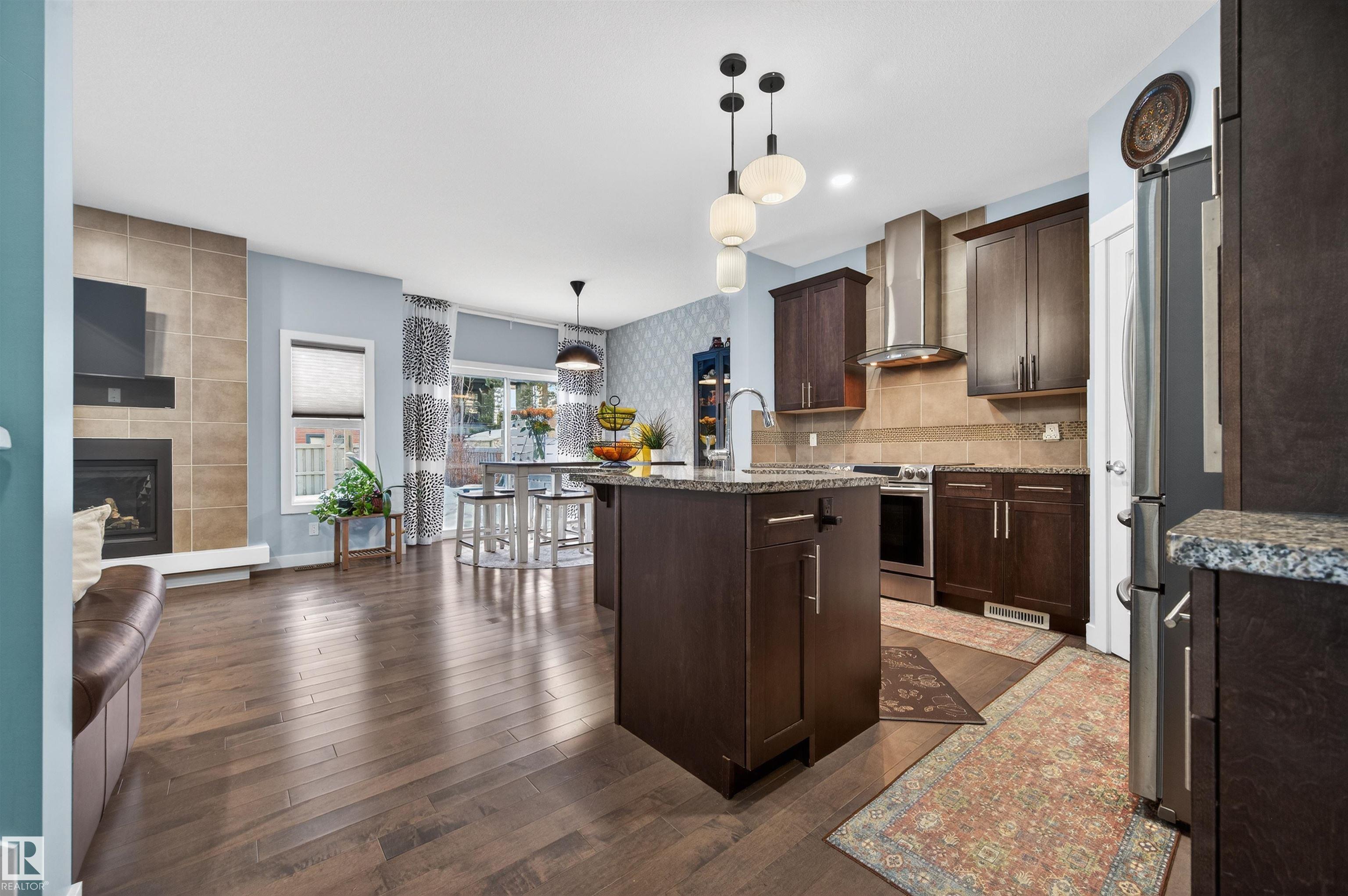 Picture for 21615 84 AV NW