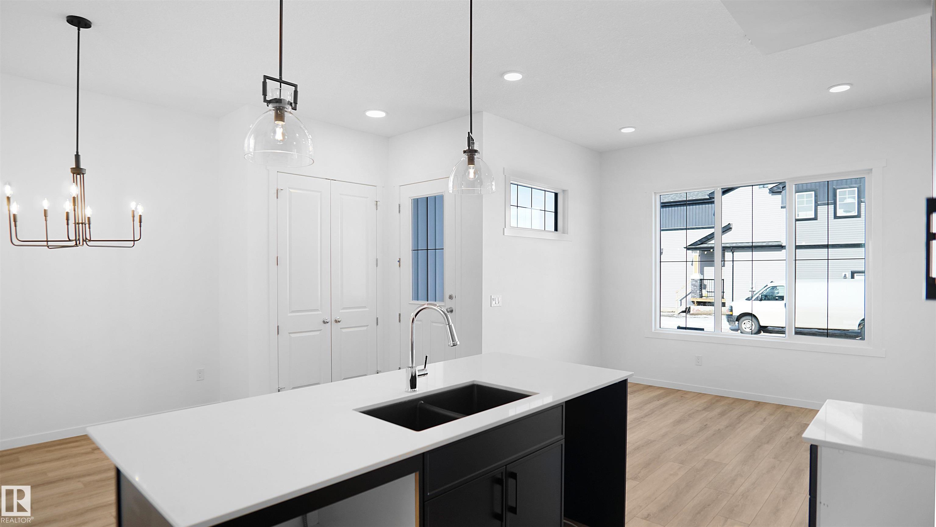 20705 42 Avenue NW, Edgemont, Edmonton