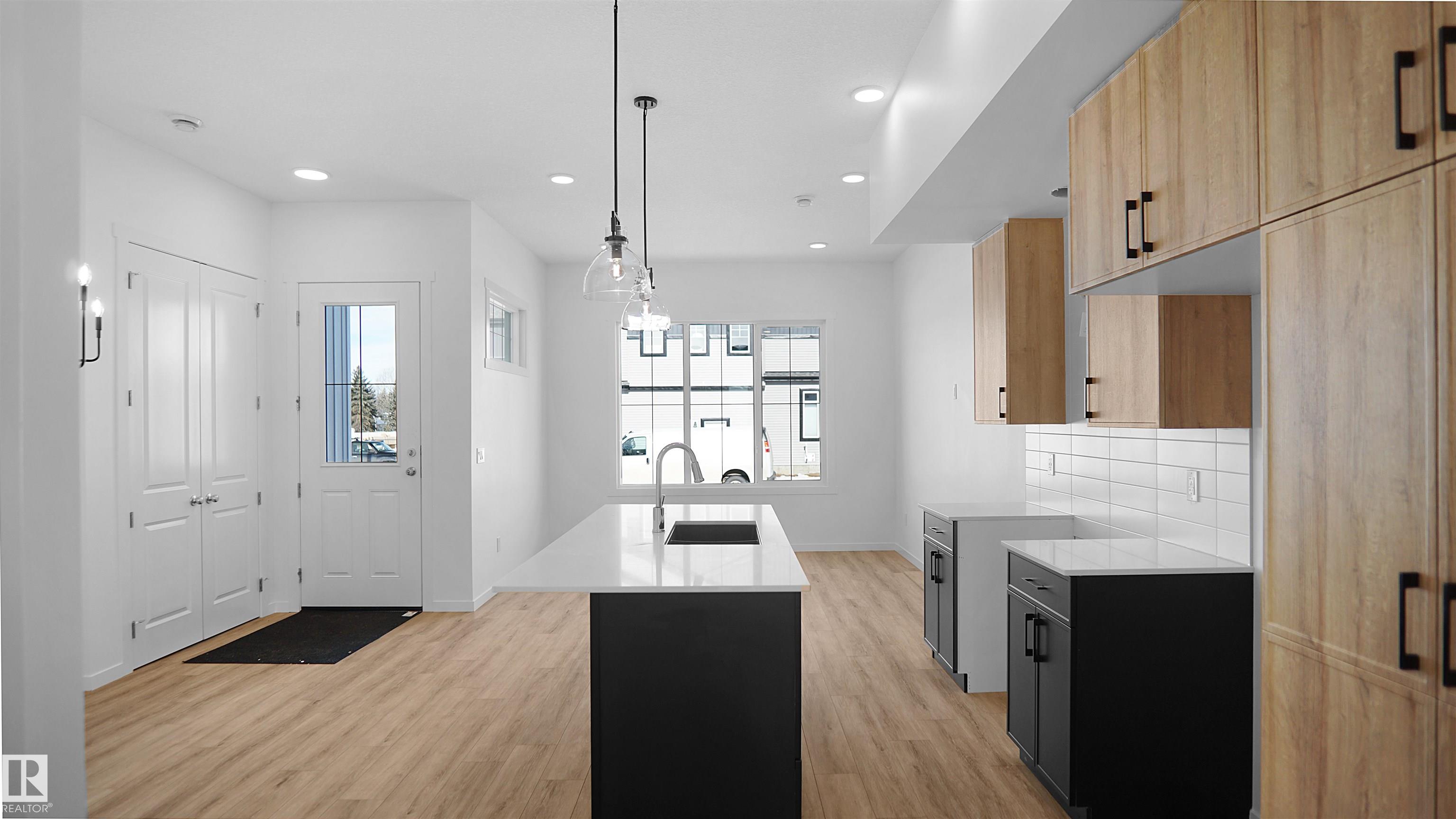 Photo 9 at 20705 42 Avenue NW, Edgemont, Edmonton