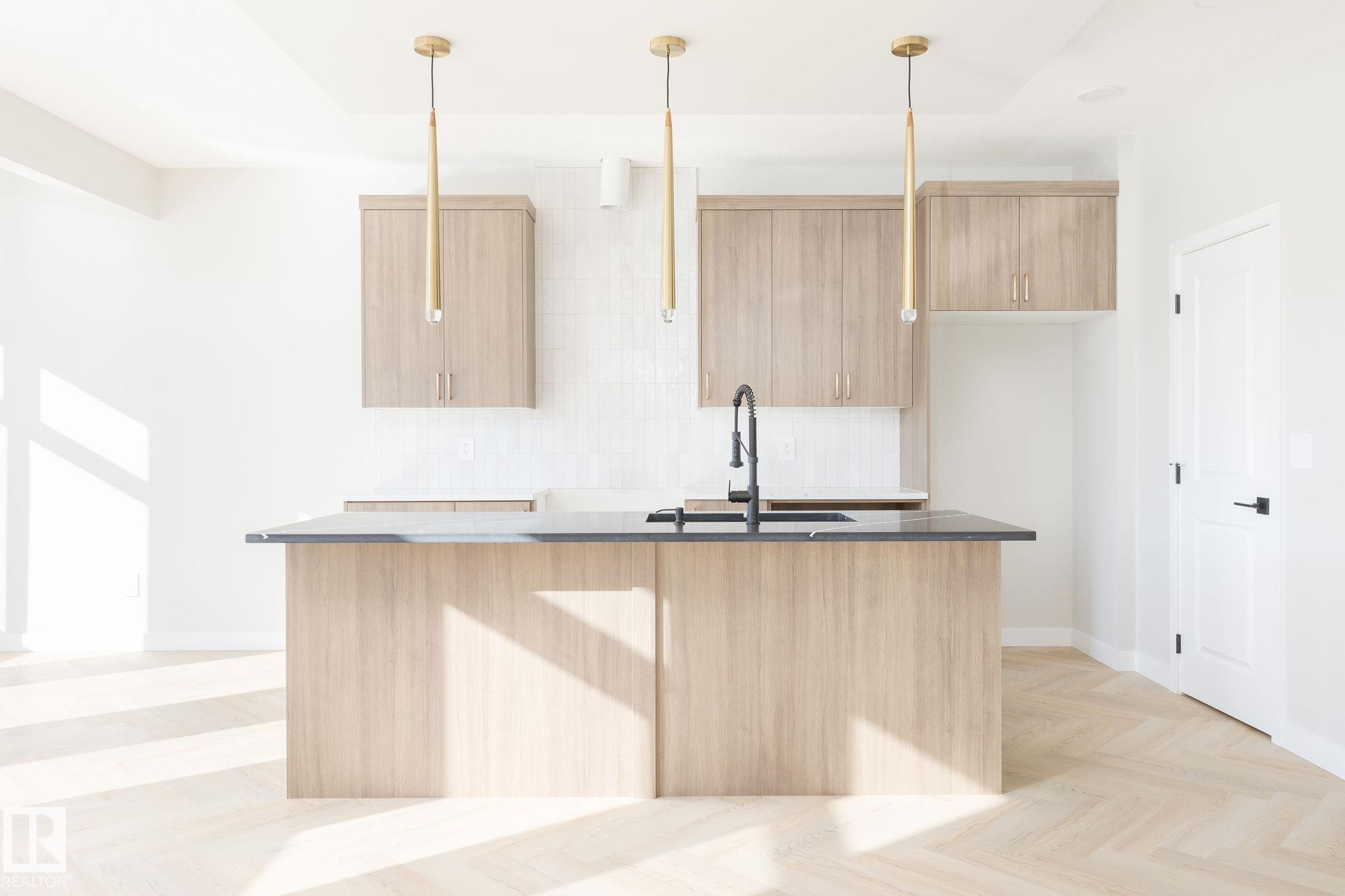 8231 Kiriak Loop SW, Keswick, Edmonton 2