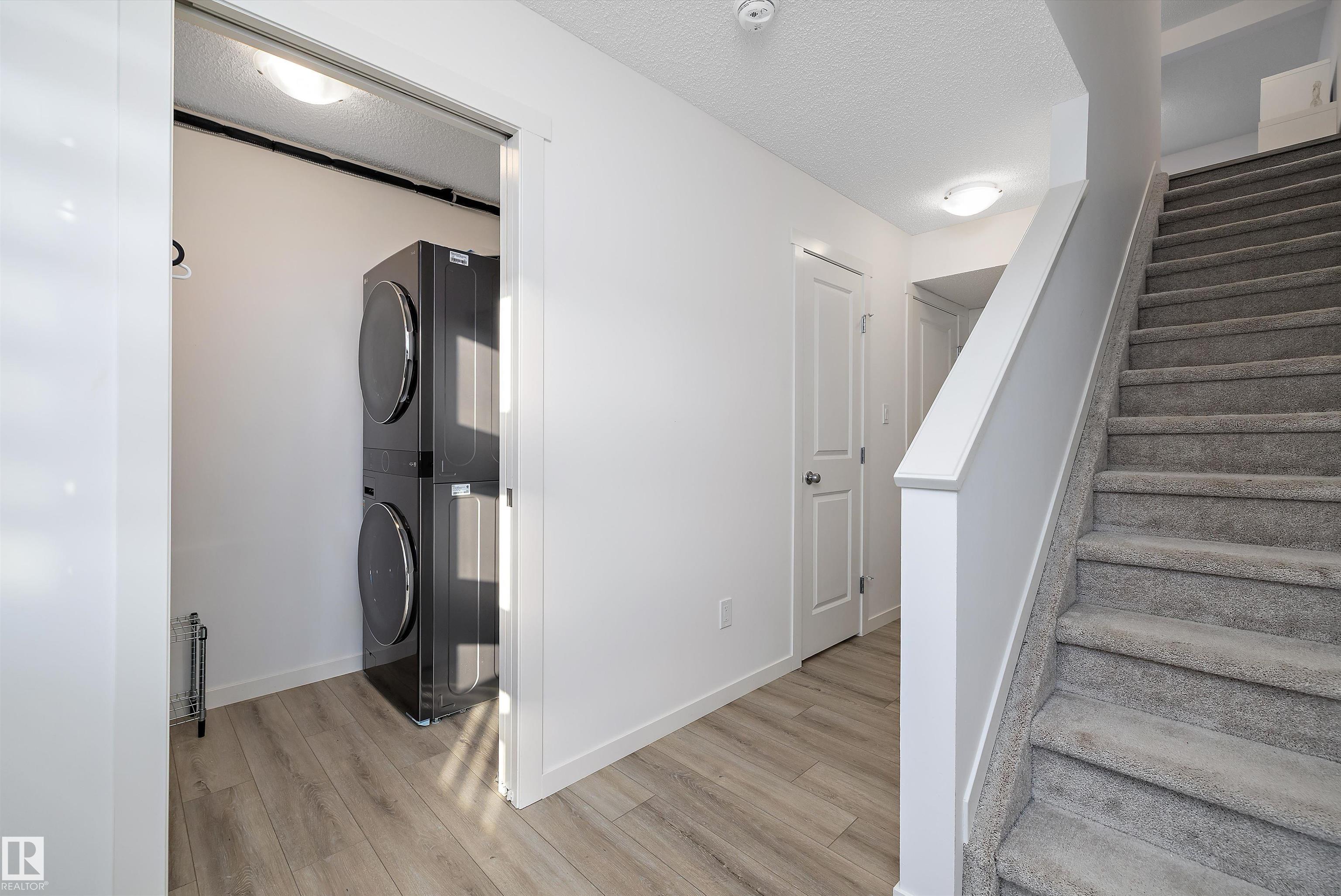 Picture for 616 KINGLET BV NW