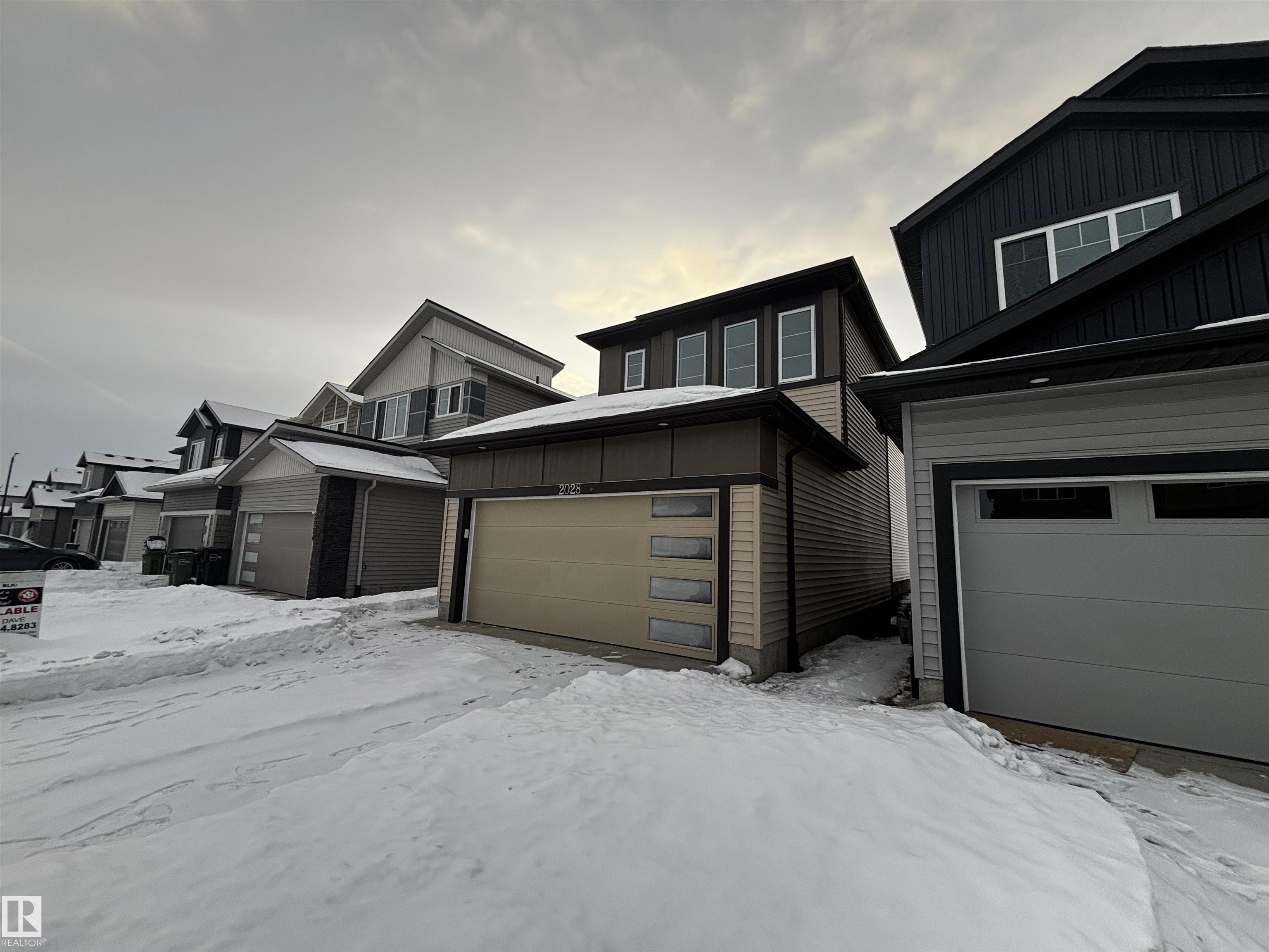 Photo 3 at 2028 210 Street NW, Stillwater, Edmonton