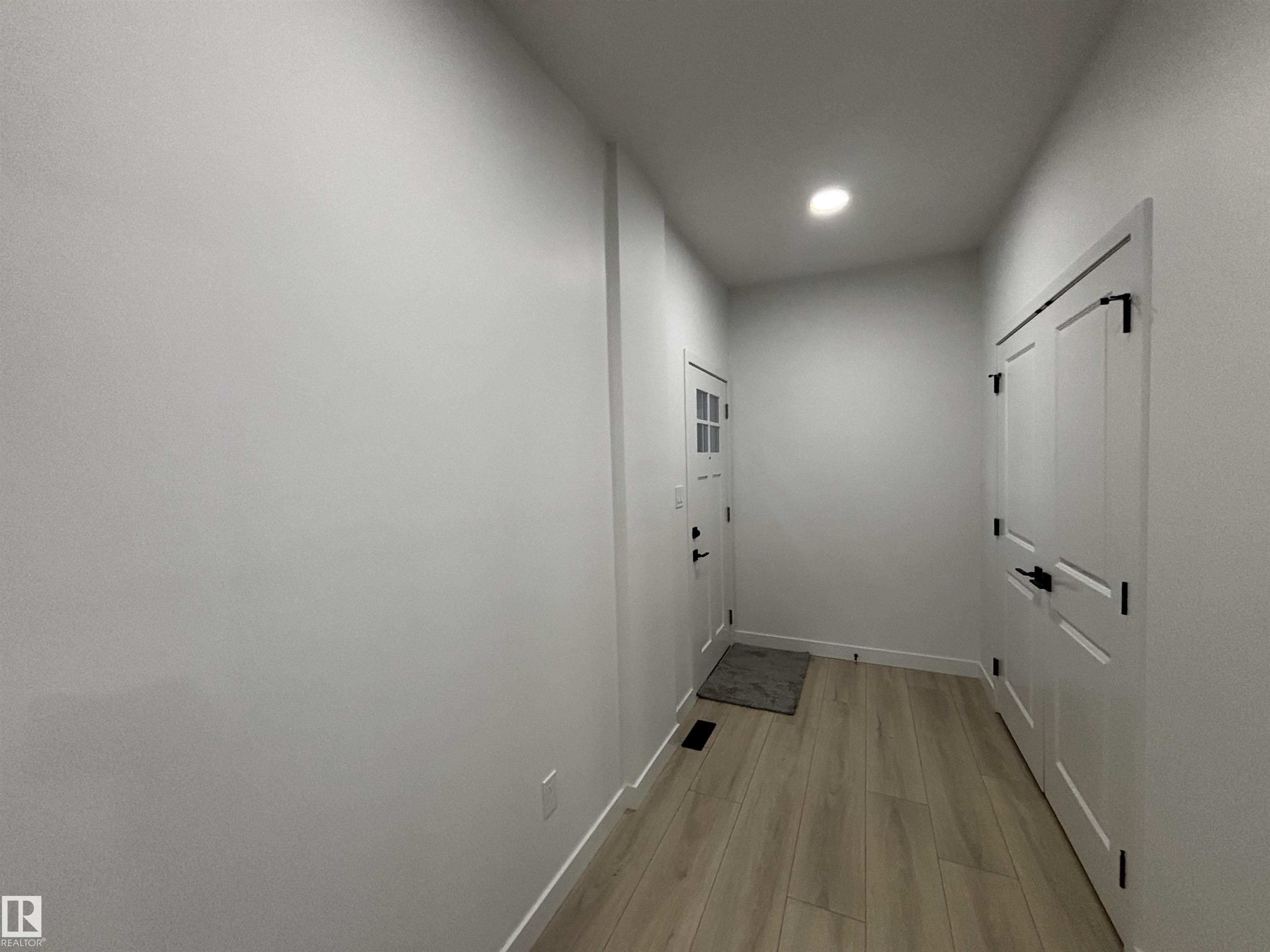 Photo 7 at 2028 210 Street NW, Stillwater, Edmonton