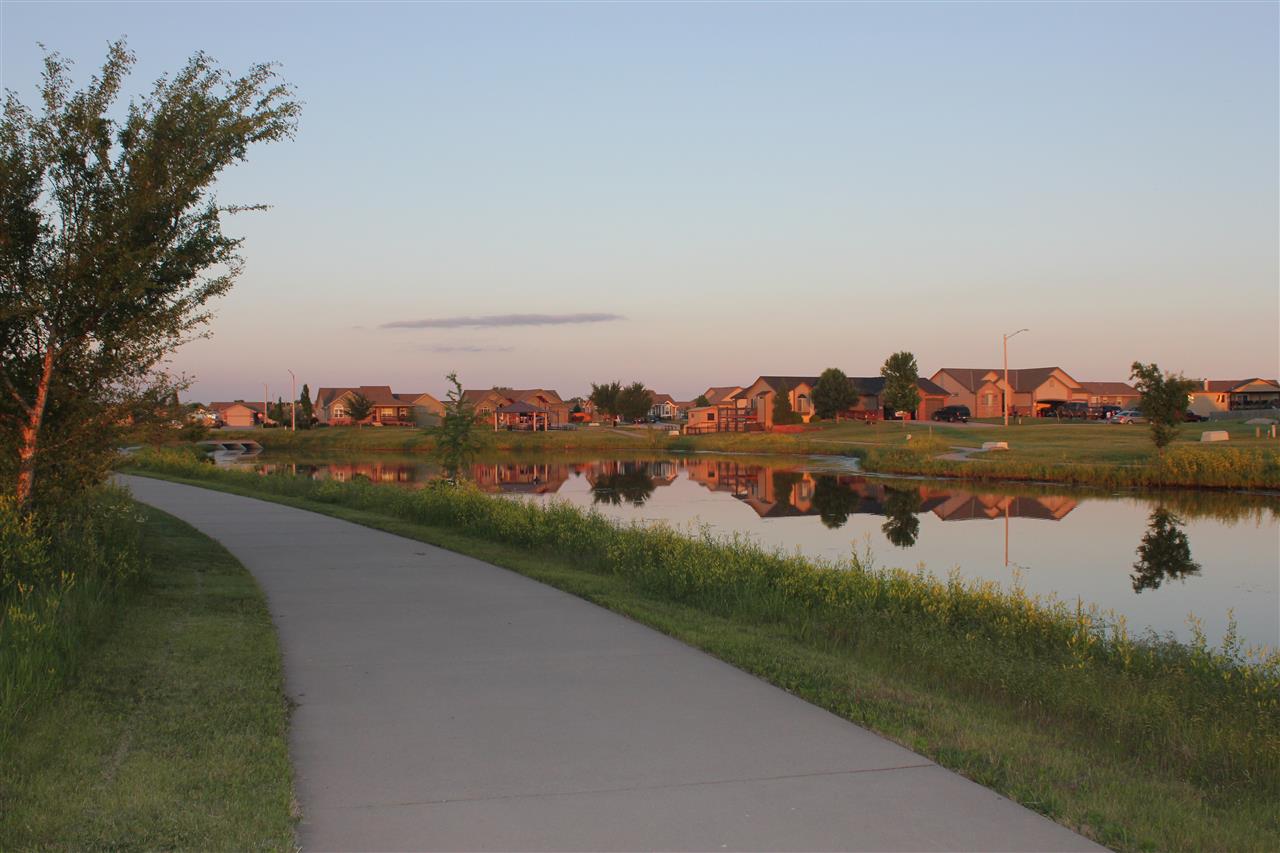 Photo of 206 Springlake Ct in Newton, KS