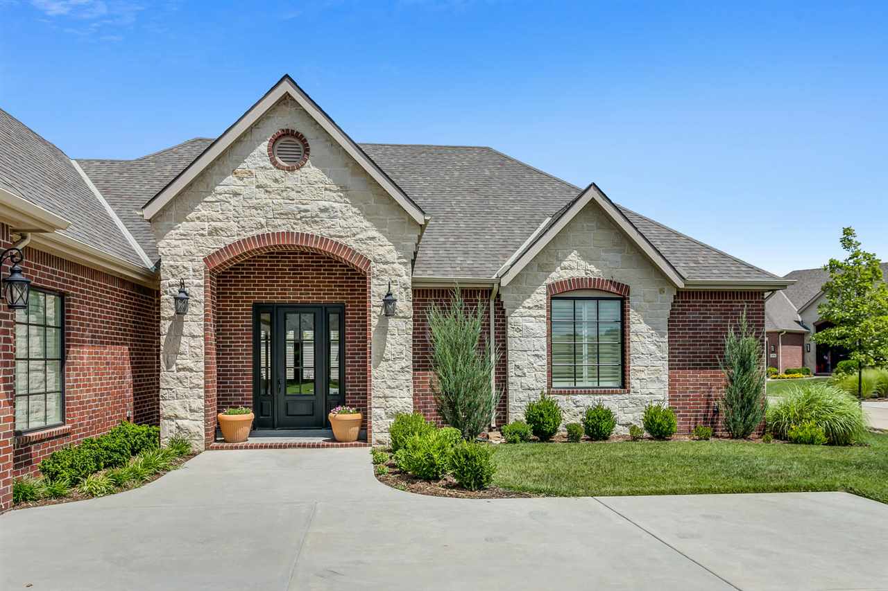For Sale 10224 E Crestwood St Wichita Ks Cb Plaza