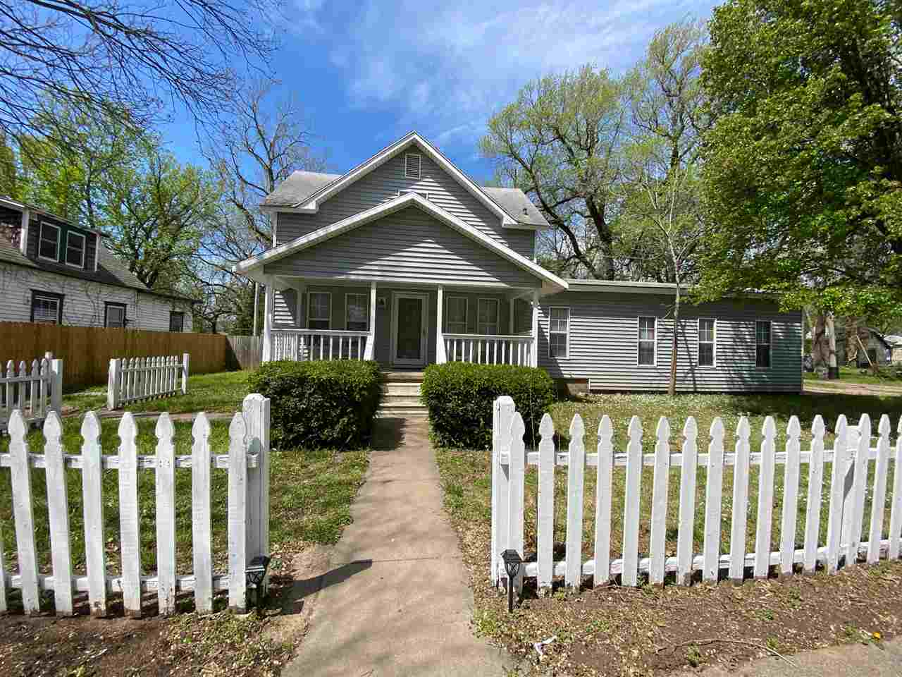 735 quail dr, newton, ks 67114 mls# 580980 - re/max