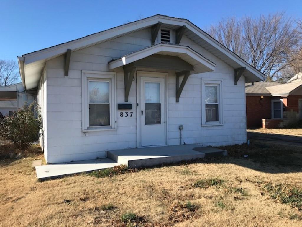 837 N Oliver