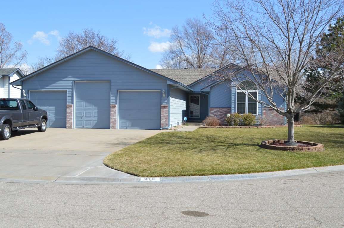 618 S Wheatland Cir, Wichita, KS 67235