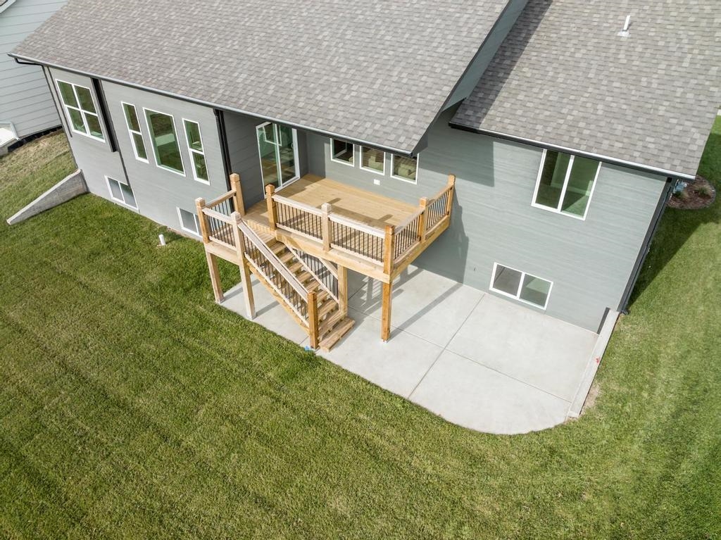 1141 W Shellbark Ln