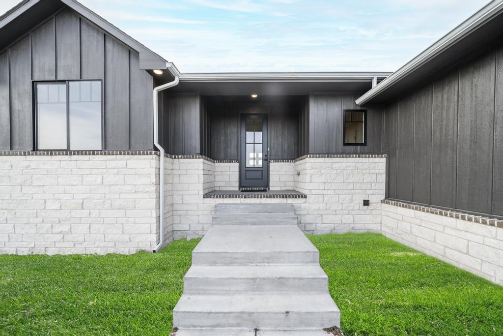 1149 W Shellbark Ln