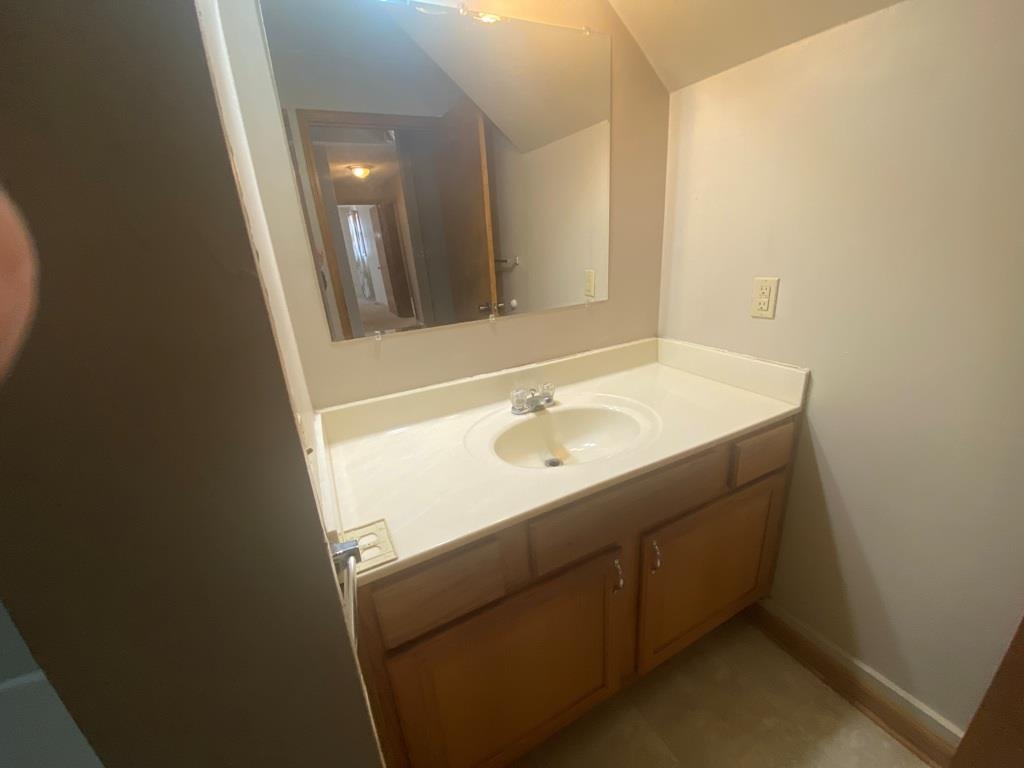 For Sale: 606 S Ninth St, Kiowa KS