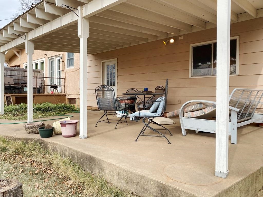 For Sale: 606 S Ninth St, Kiowa KS