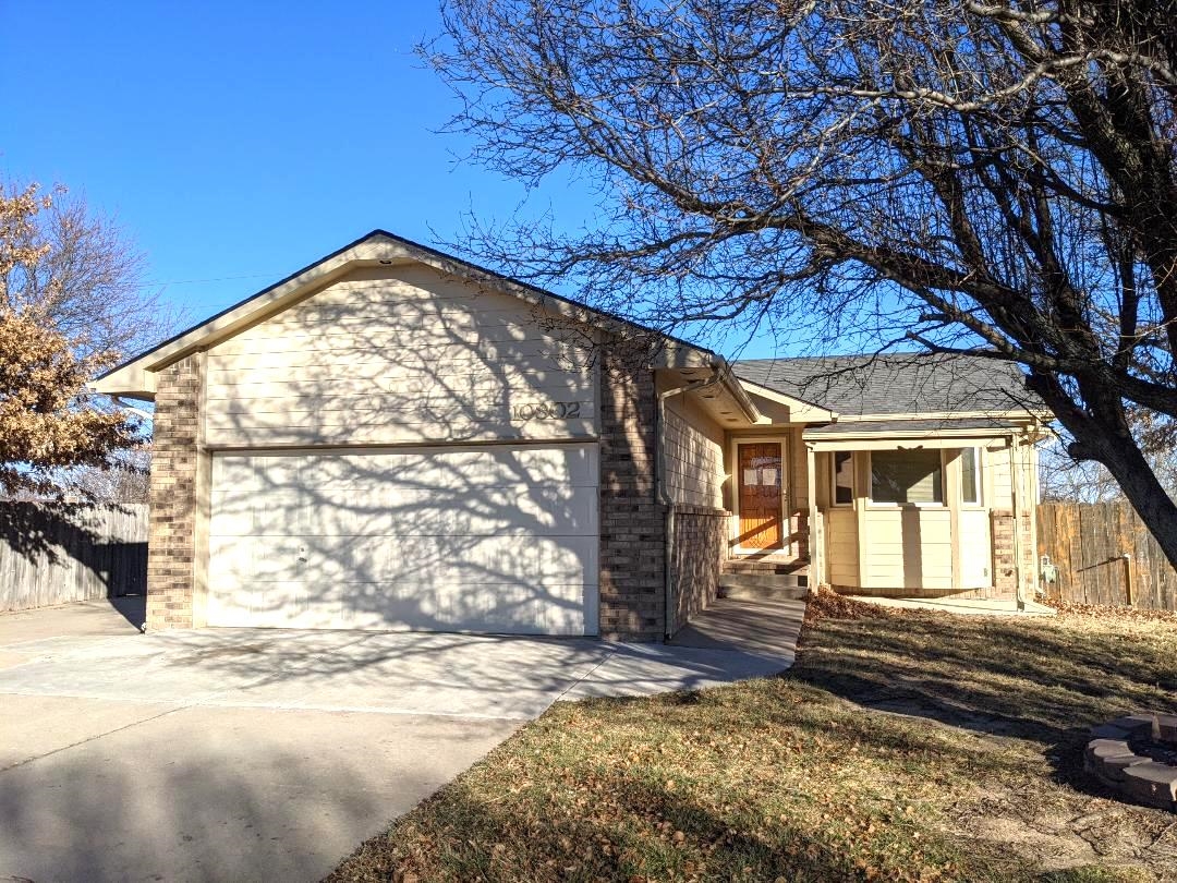 Great 3 bedroom, 2 bath house in the Goddard School District.  Home features lots of built in cabine