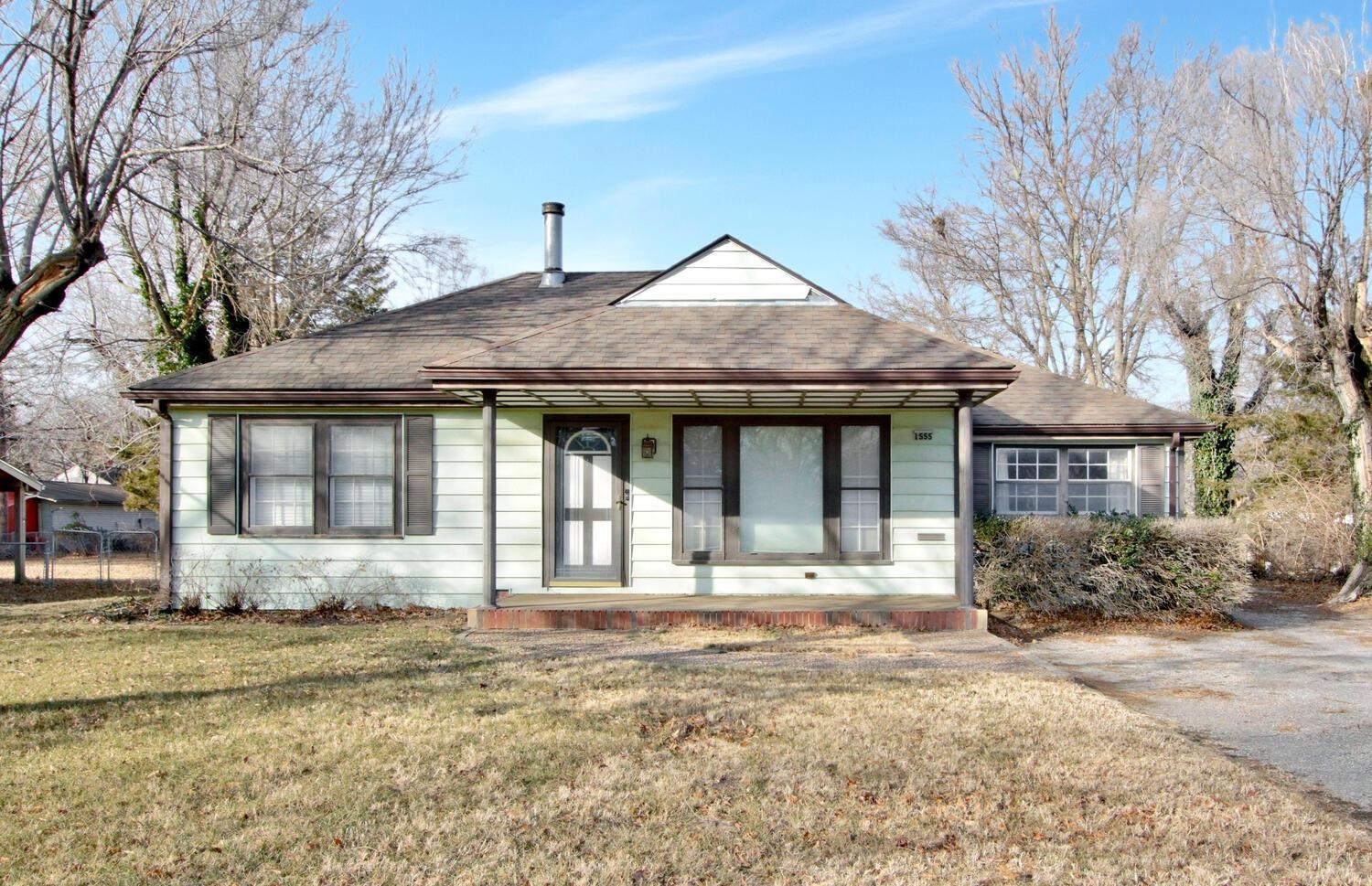This 2 owner home has been loved by its family since the 1950s and is ready for new owners. This is 