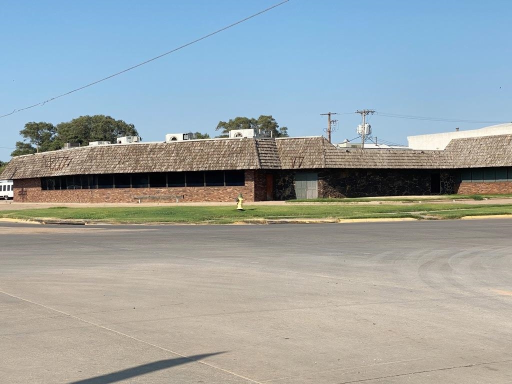For Sale: 725 W Main St, Anthony KS