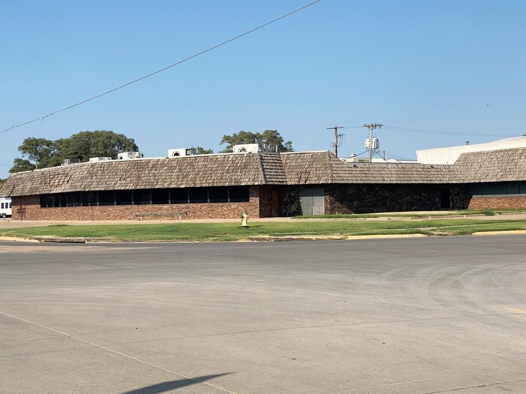 For Sale: 725 W Main St, Anthony KS