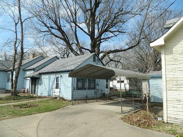 For Sale: 720 E 9th Ave, Winfield KS