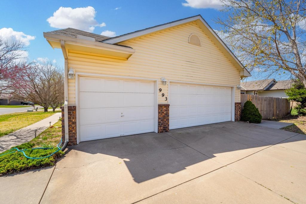For Sale: 993 E Forest Ct, Haysville KS