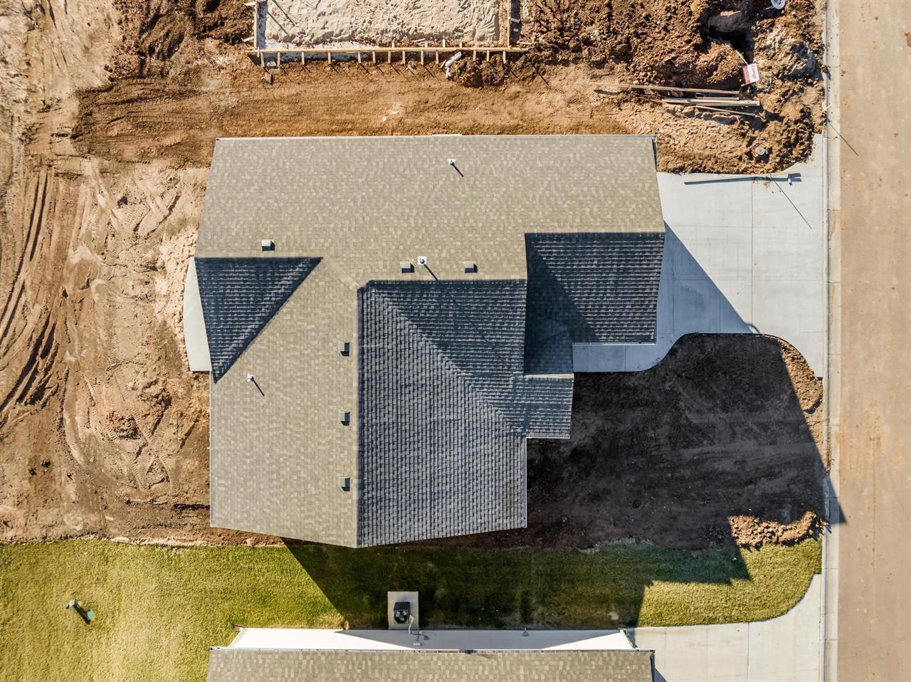 For Sale: 1261 E Park Glen Ct, Clearwater KS