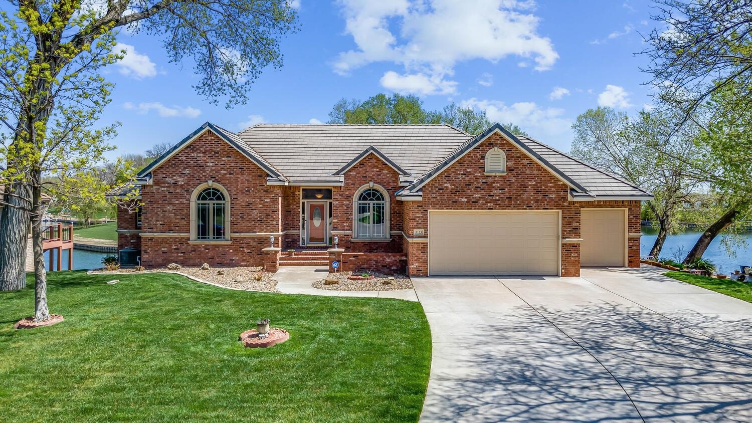 5123 N HARBORSIDE CT, Wichita, KS 67204