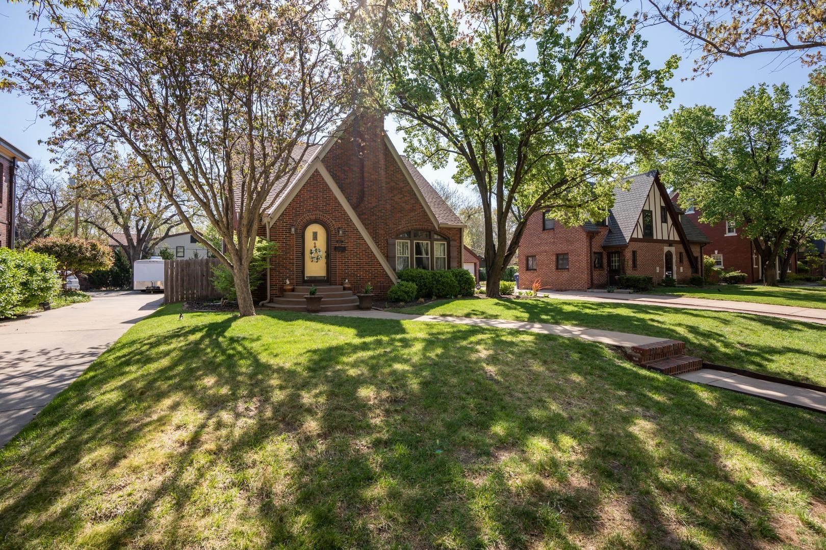 242 S Terrace Dr