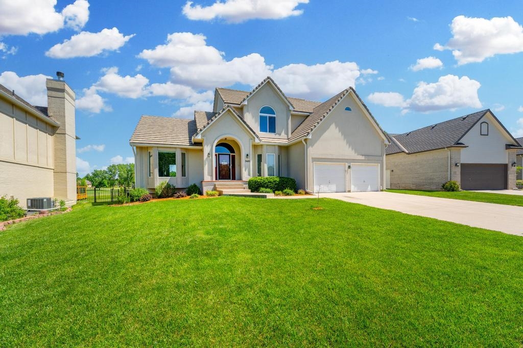 WILLOWBEND … BRAND NEW UPDATES ... GOLF COURSE!  This home will simply take your breathe away! Resti