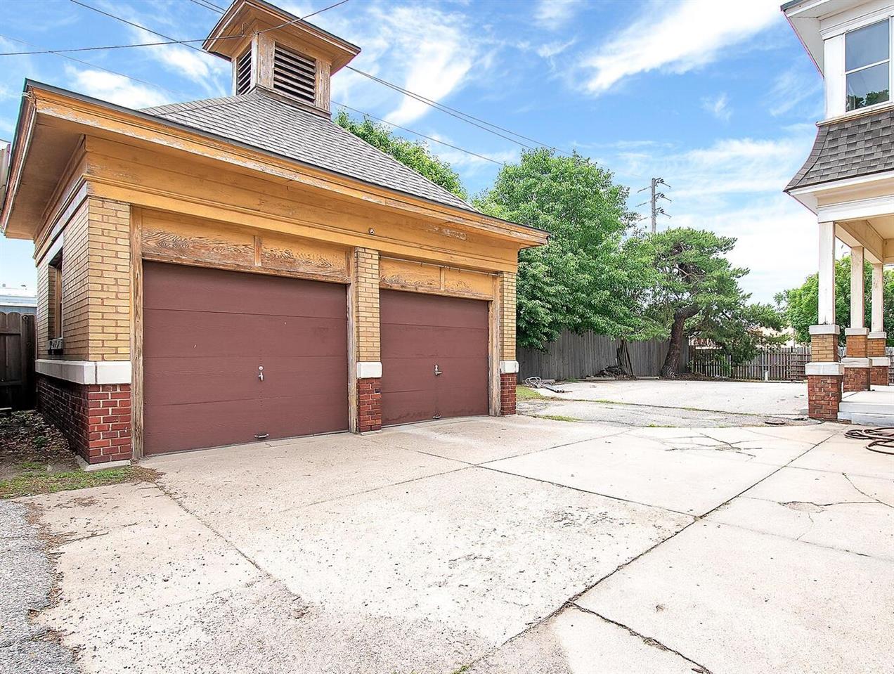For Sale: 1004 N MARKET ST, Wichita KS
