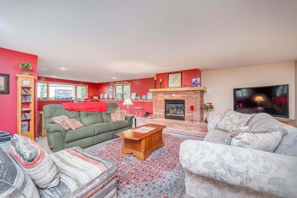 For Sale: 32  Shadybrook Dr, Wellington KS